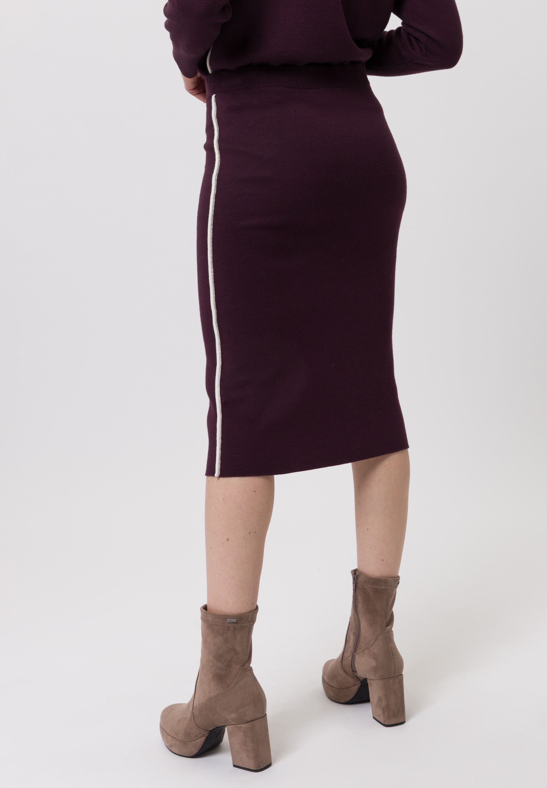 Skirt with contrasting stripes - Bild 2 Rock, Erwachsener, Weiblich, Person, Frau, Rock, Erwachsener, Weiblich, Person, Frau, Rock, Erwachsener, Weiblich, Person, Frau, Rock, Erwachsener, Weiblich, Person, Frau, Rock, Erwachsener, Weiblich, Person, Frau