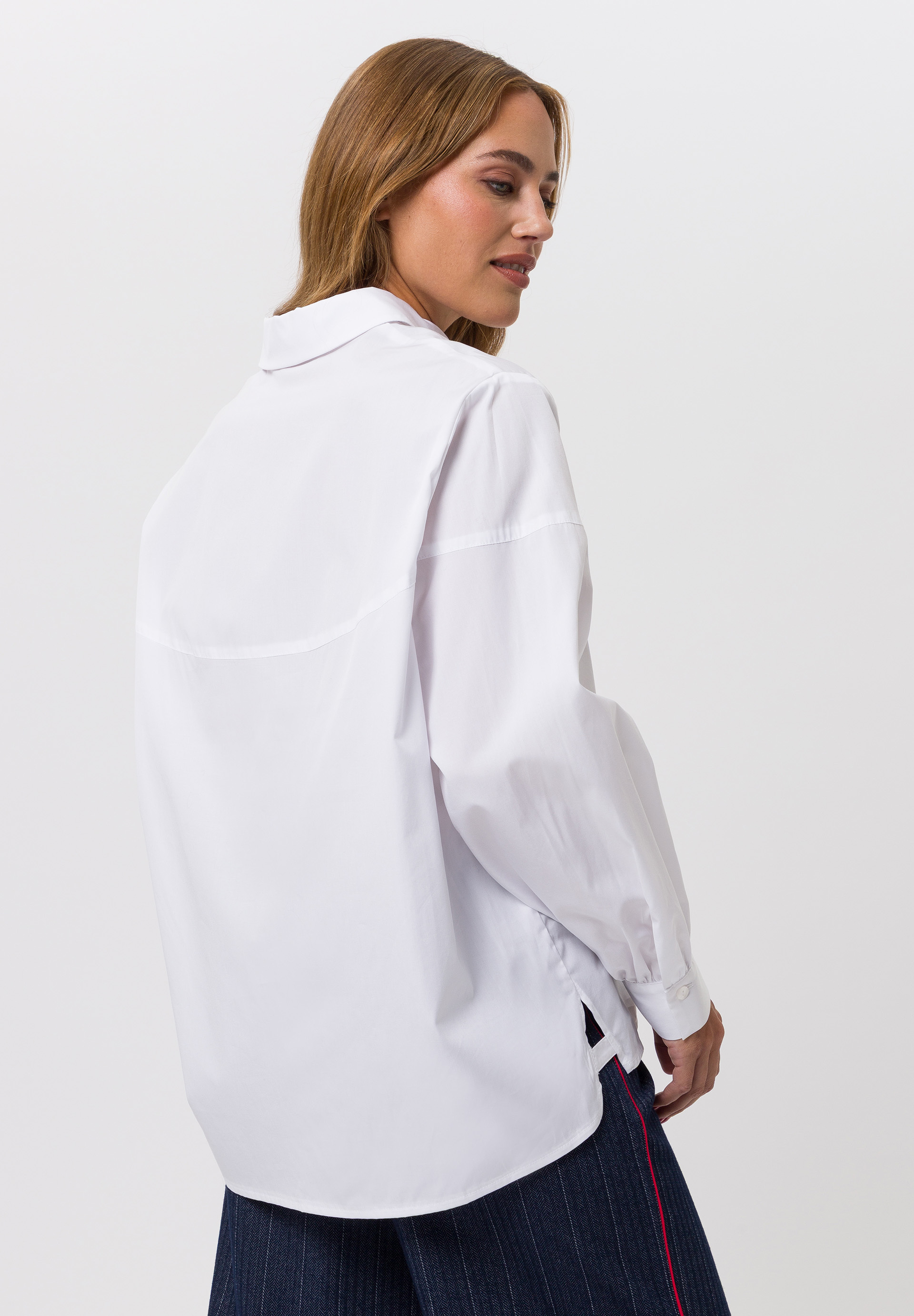 Bluse mit verdeckter Knopfleiste - Bild 2 Bluse, Mantel, Langarm, Hemd, Laborkittel, Bluse, Mantel, Langarm, Hemd, Laborkittel, Bluse, Mantel, Langarm, Hemd, Laborkittel, Bluse, Mantel, Langarm, Hemd, Laborkittel