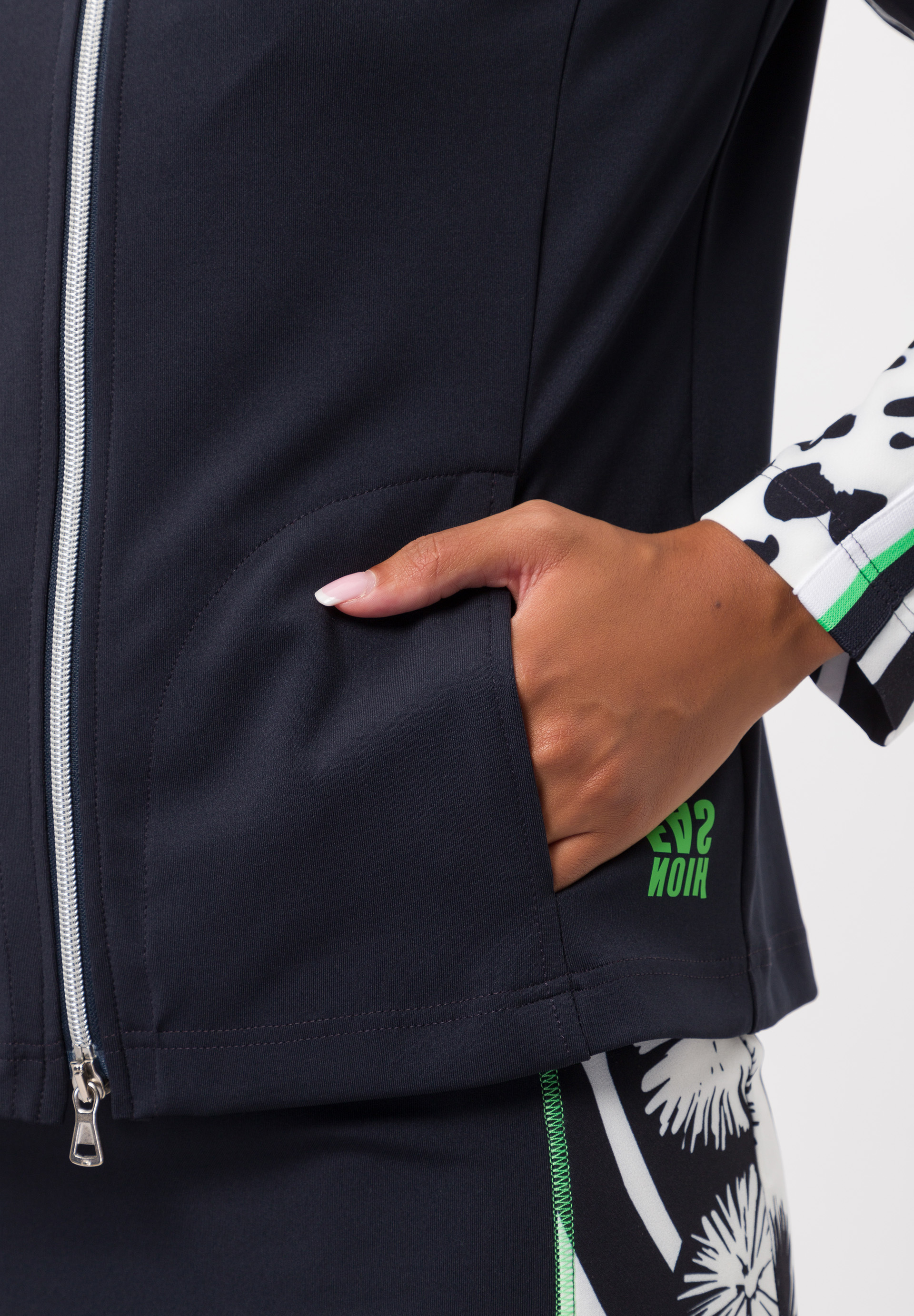 Leichtjacke mit praktischen Eingrifftaschen - Bild 4