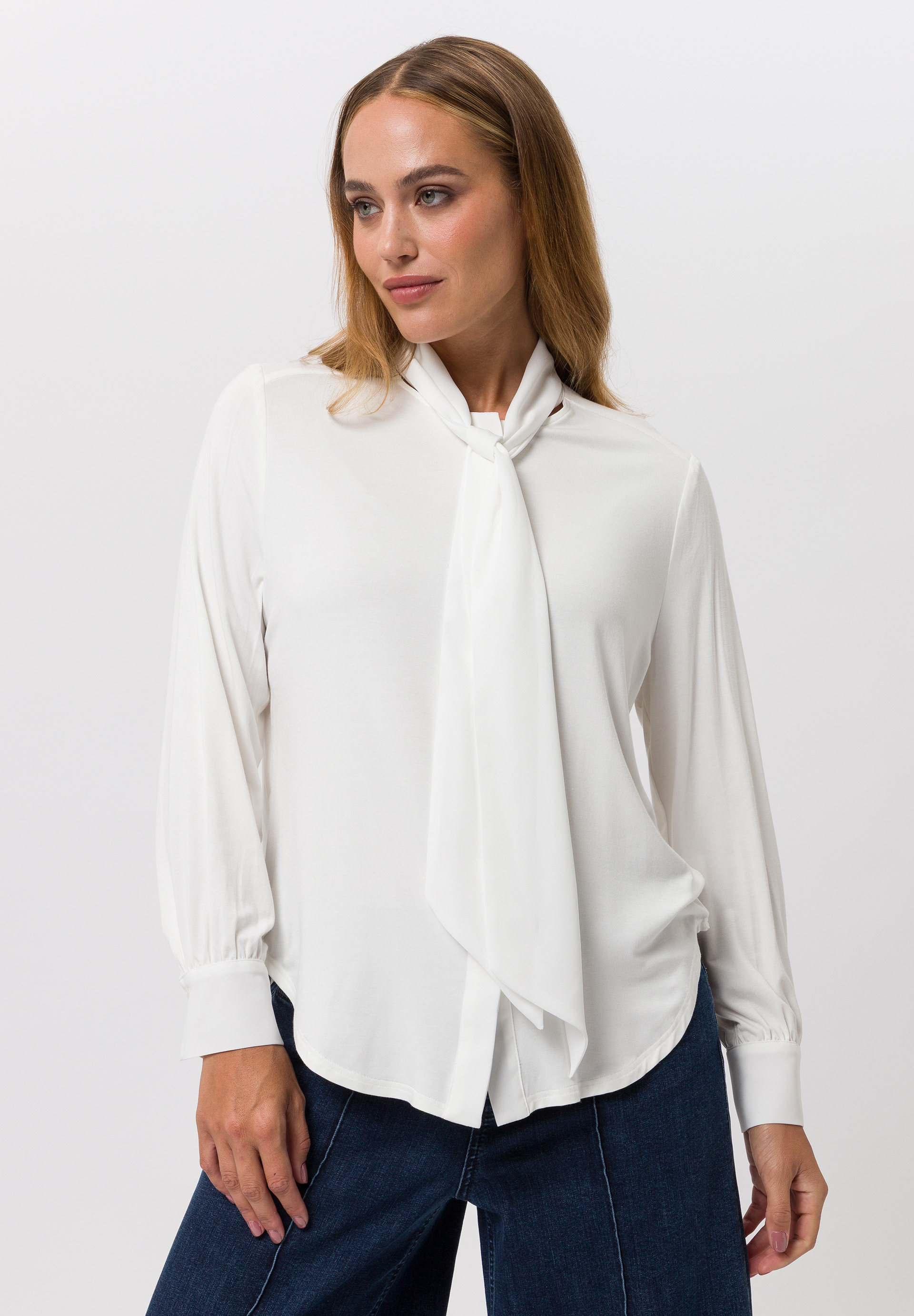 Bluse mit dekorativem Schal Bluse mit dekorativem Schal - Produktbild 1
