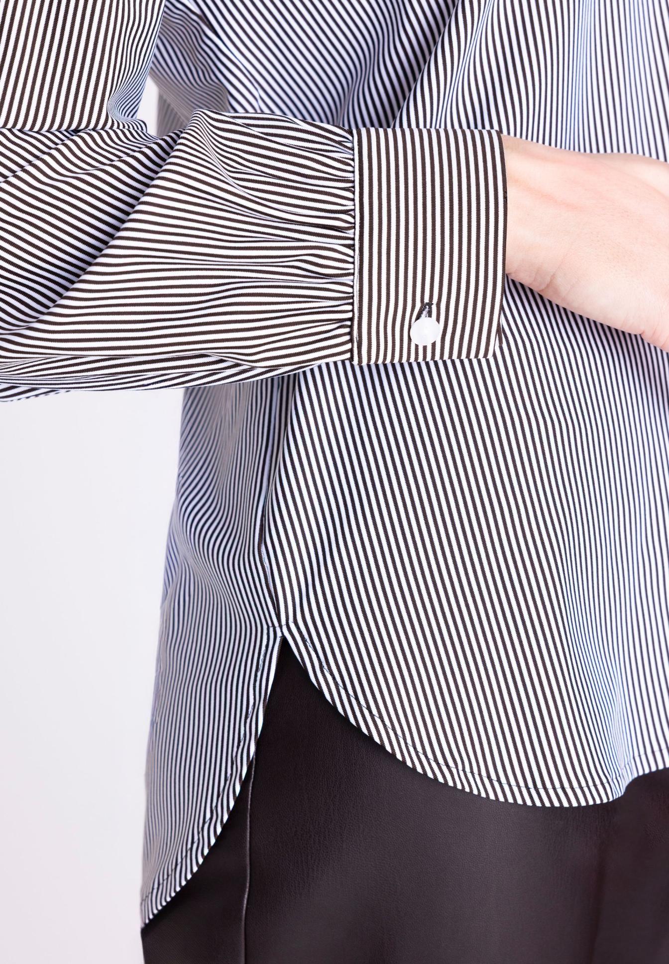 Streifenhemd, Langarm, Cuff, Trägerseite-Detail, Schwarz-Weiß-gestreift, Streifenhemden, Bluse, Knopfleiste, Longsleeve, Visuelle Muster, Streifen, Bluse, Ärmel, Knopf, Rundhalsaft, Streifenhemden, Langarm, Bluse, Knopfmanschette, Stofffaser
