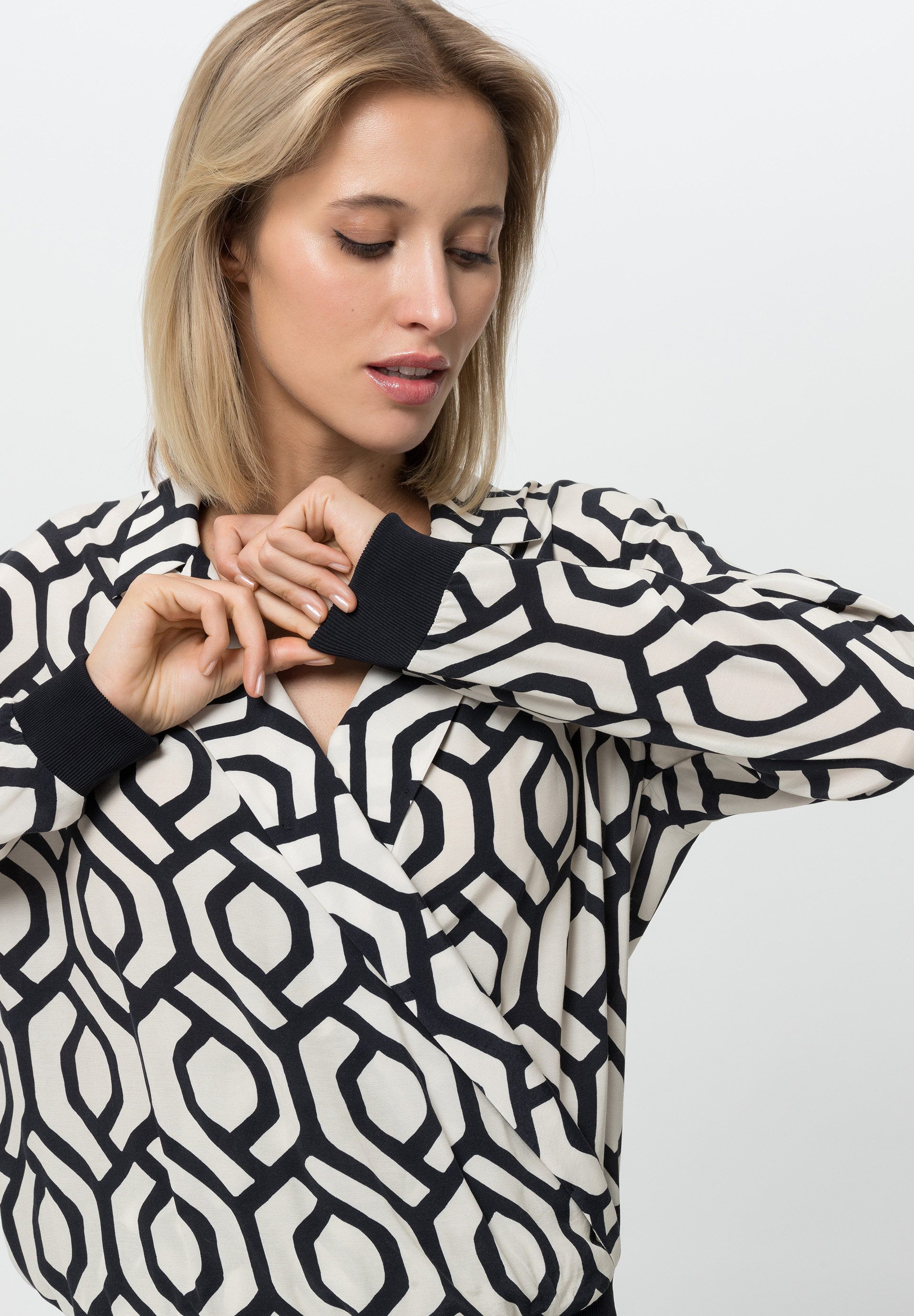 Slip blouse in wrap-around look - Bild 4