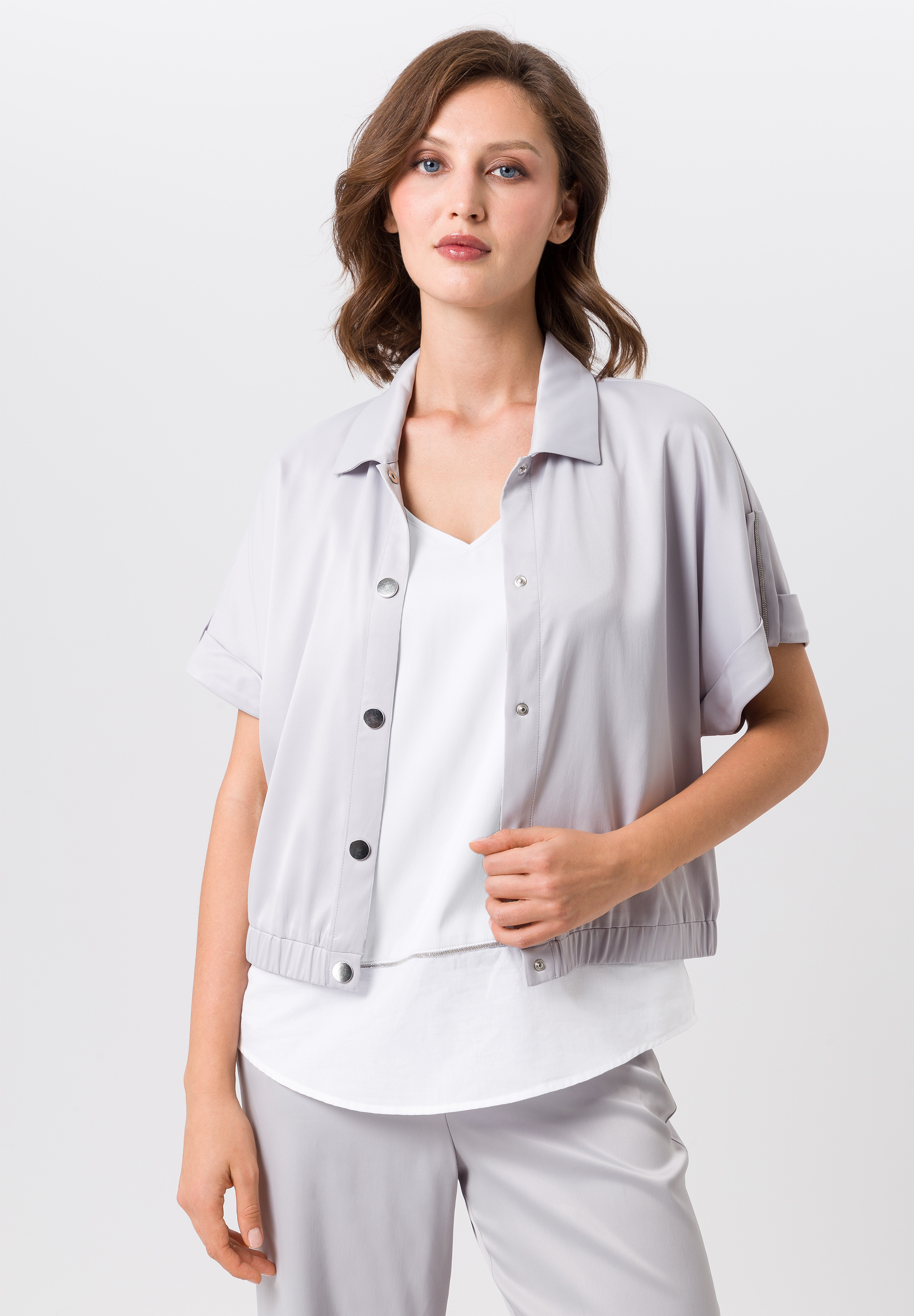 Blusenshirt mit Druckknopfdetails Blusenshirt mit Druckknopfdetails