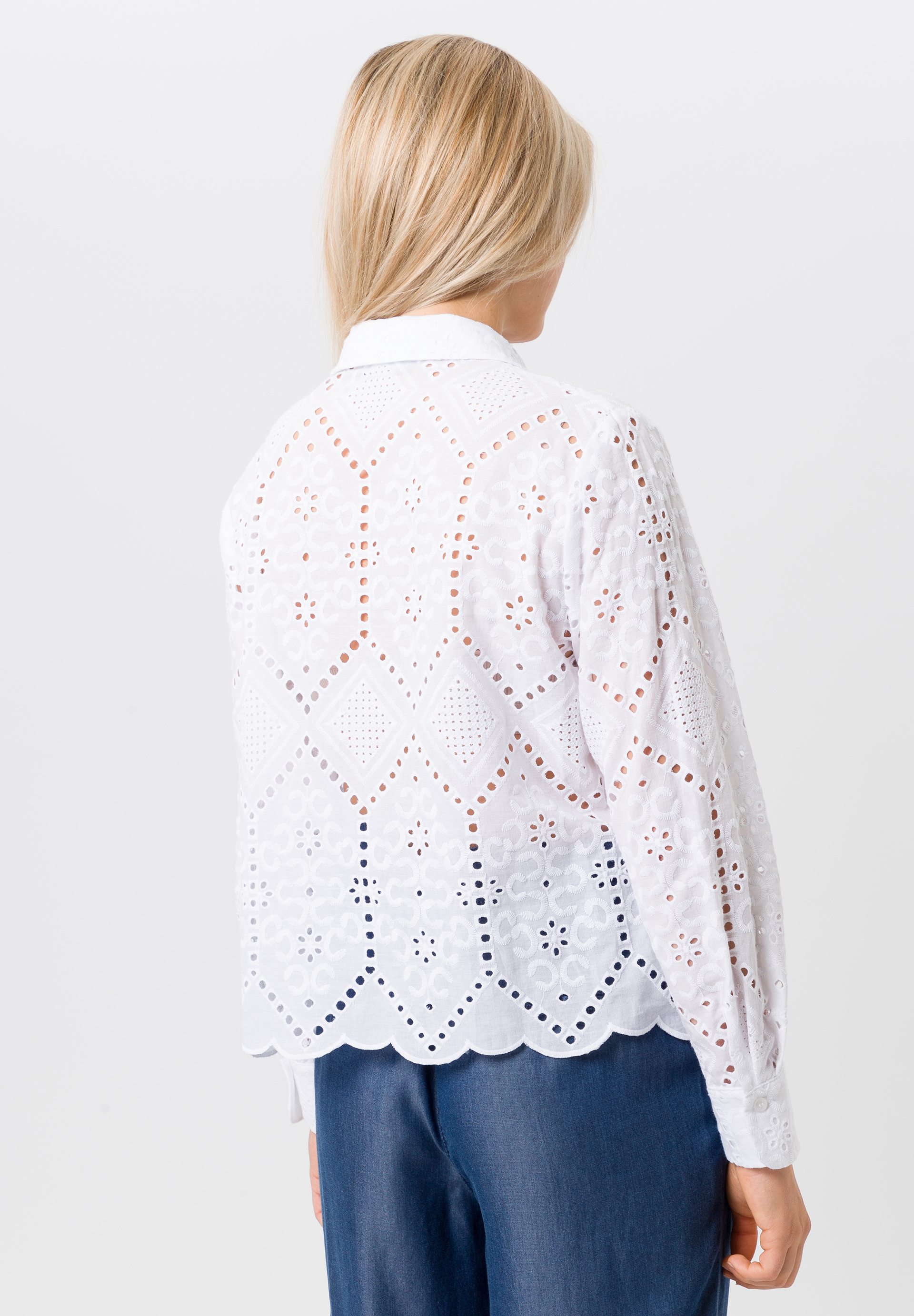 Bluse mit filigraner Stickerei - Bild 2
