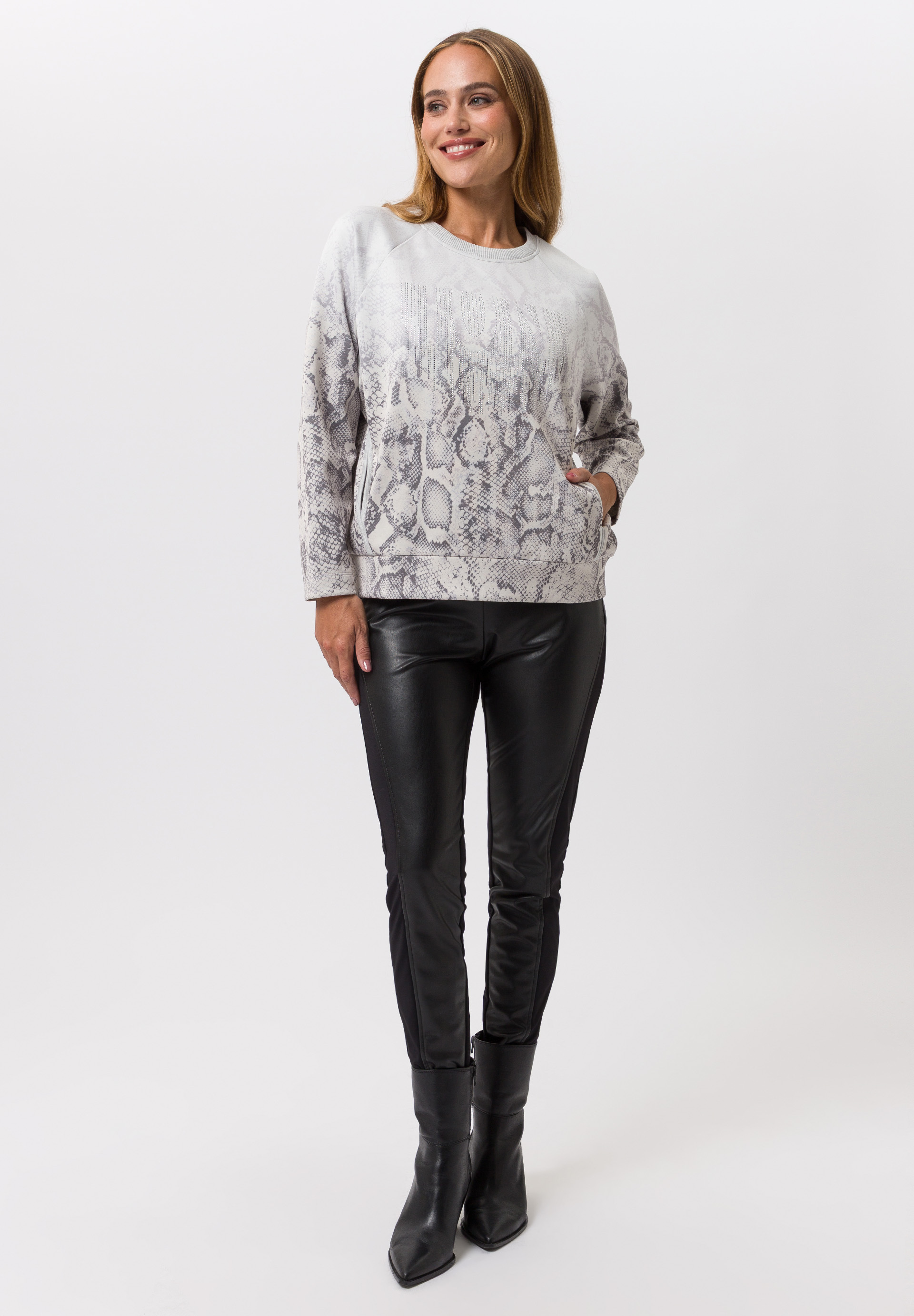 Sweatshirt mit Glanz-Schriftzug - Produktbild 2