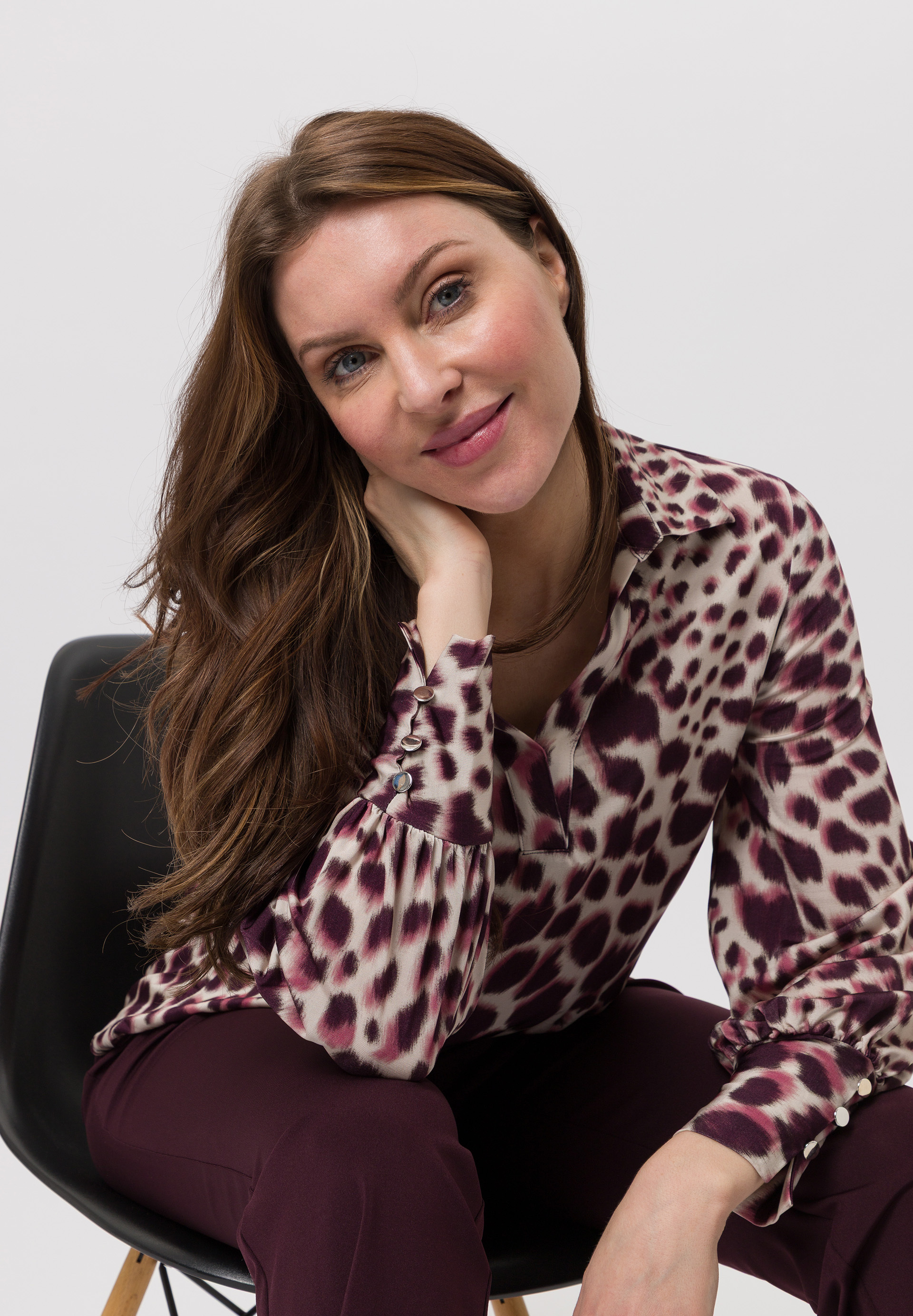 Blouse With statement print - Bild 4 Bluse, Langarm, Erwachsener, Person, Frau, Bluse, Langarm, Erwachsener, Person, Frau, Bluse, Langarm, Erwachsener, Person, Frau