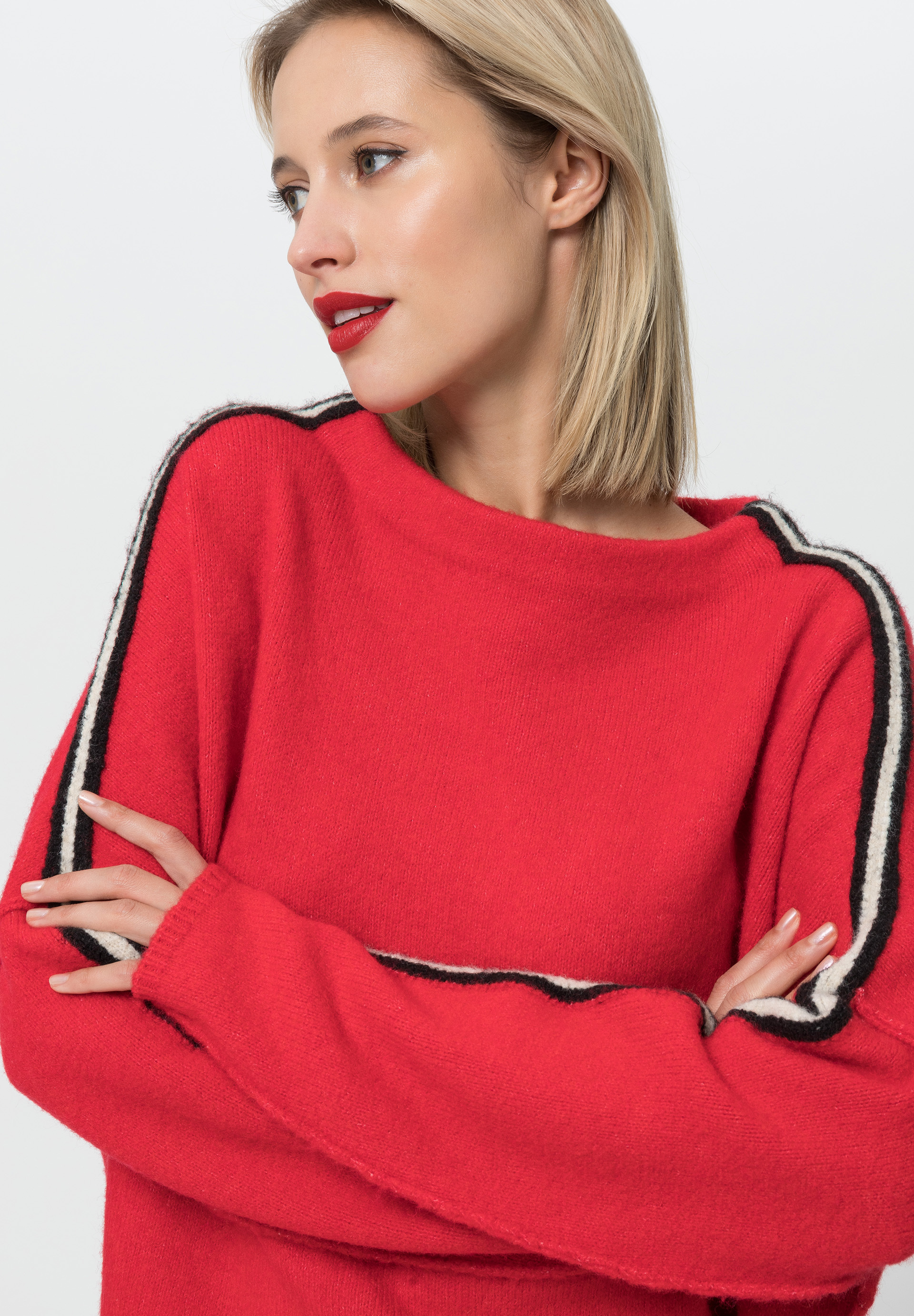 Knitted jumper with contrasting stripes along the sleeves - Bild 4 Knitted jumper with contrasting stripes along the sleeves - Bild 4