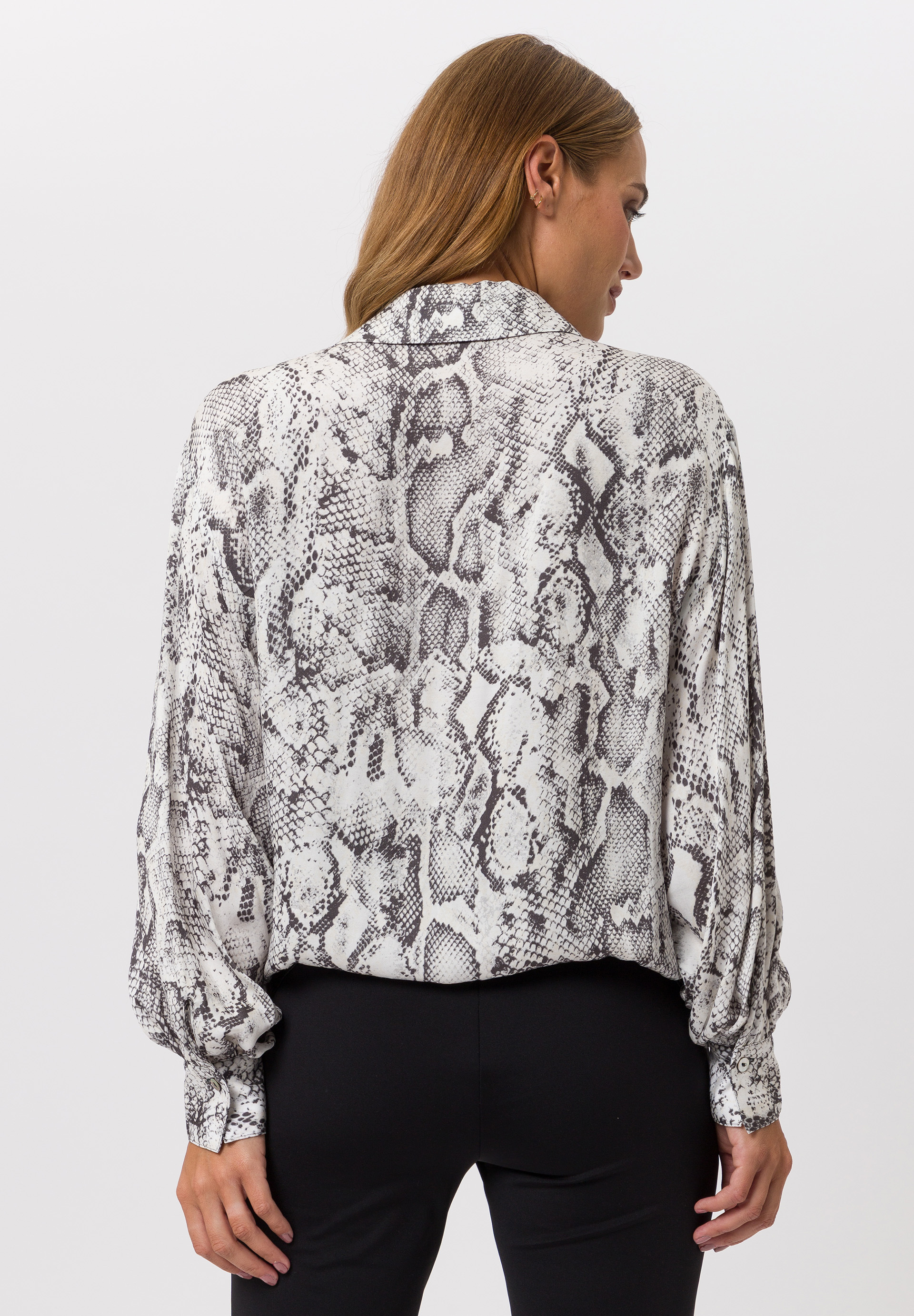 Blouse In striking print - Product Image 2