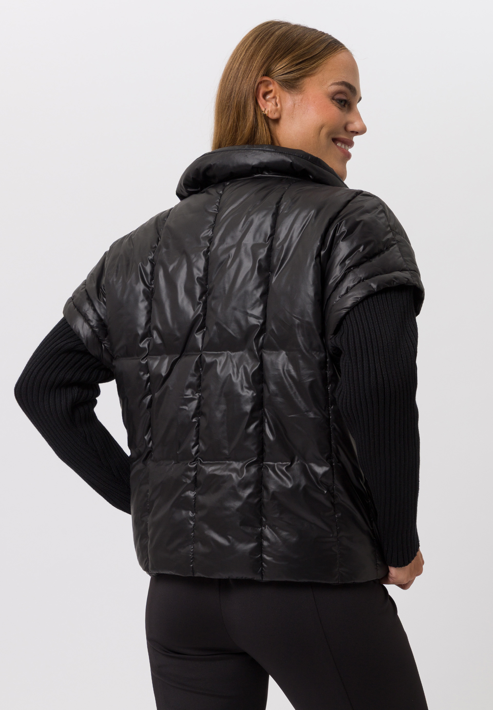Quilted jacket With contrasting sleeves - Bild 2 Bekleidung, Mantel, Jacke, Weste, Bekleidung, Mantel, Jacke, Weste, Bekleidung, Mantel, Jacke, Weste, Bekleidung, Mantel, Jacke, Weste, Bekleidung, Mantel, Jacke, Weste, Bekleidung, Mantel, Jacke, Weste, Bekleidung, Mantel, Jacke, Weste