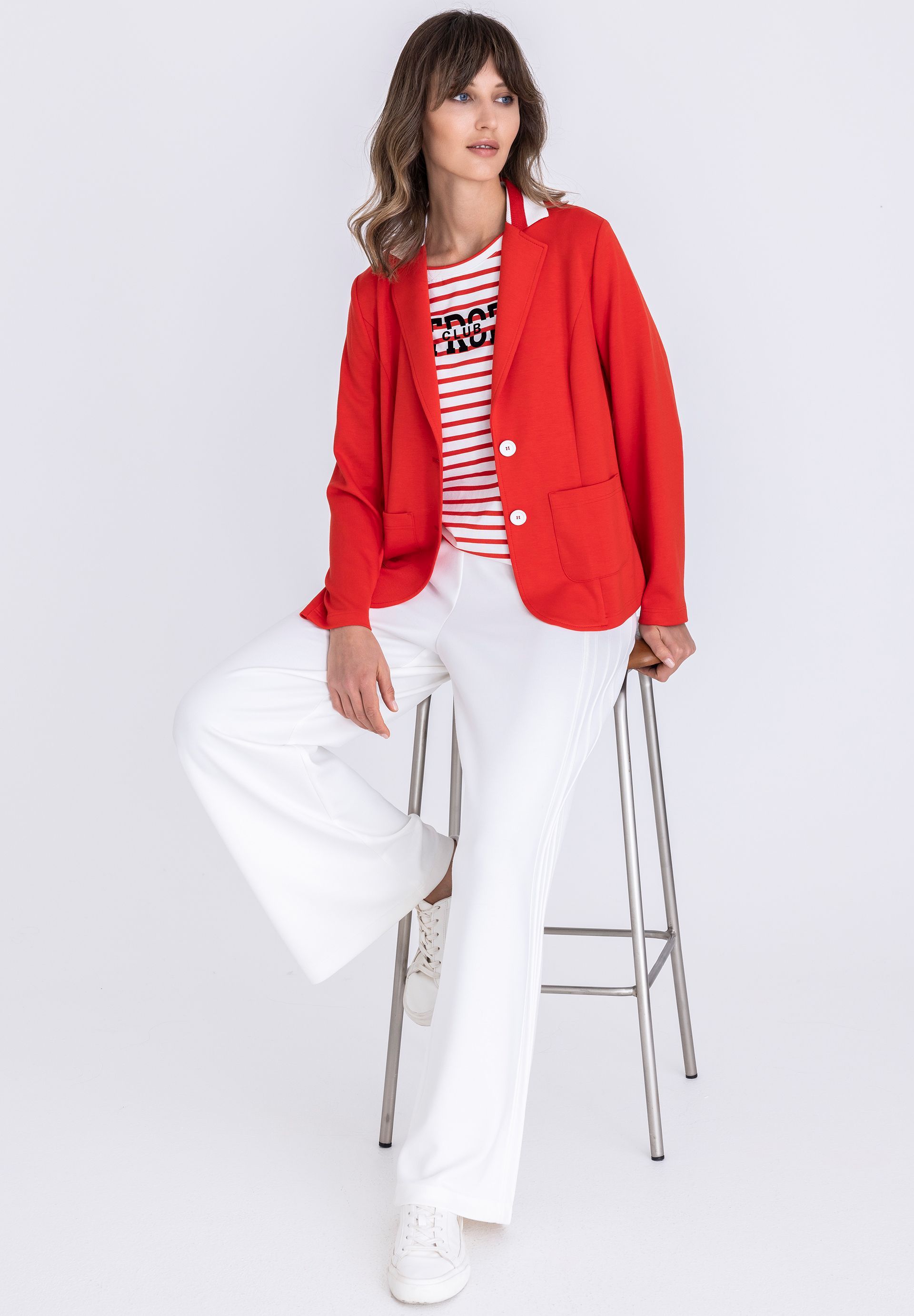Blazer, rot, Streifenshirt, Weiß, weite Hose