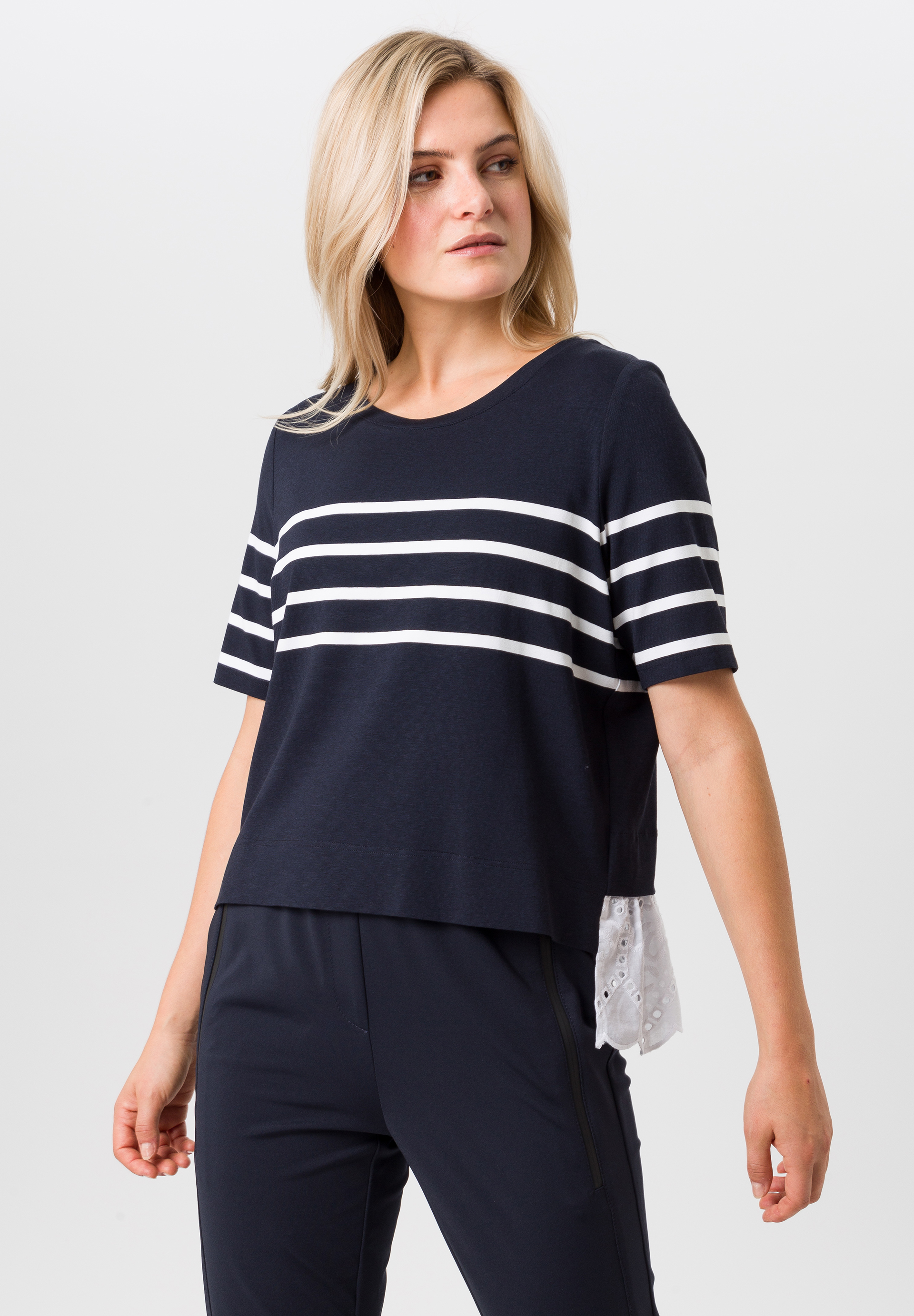 Kurzarmshirt mit Spitze am Saum - Produktbild 1
