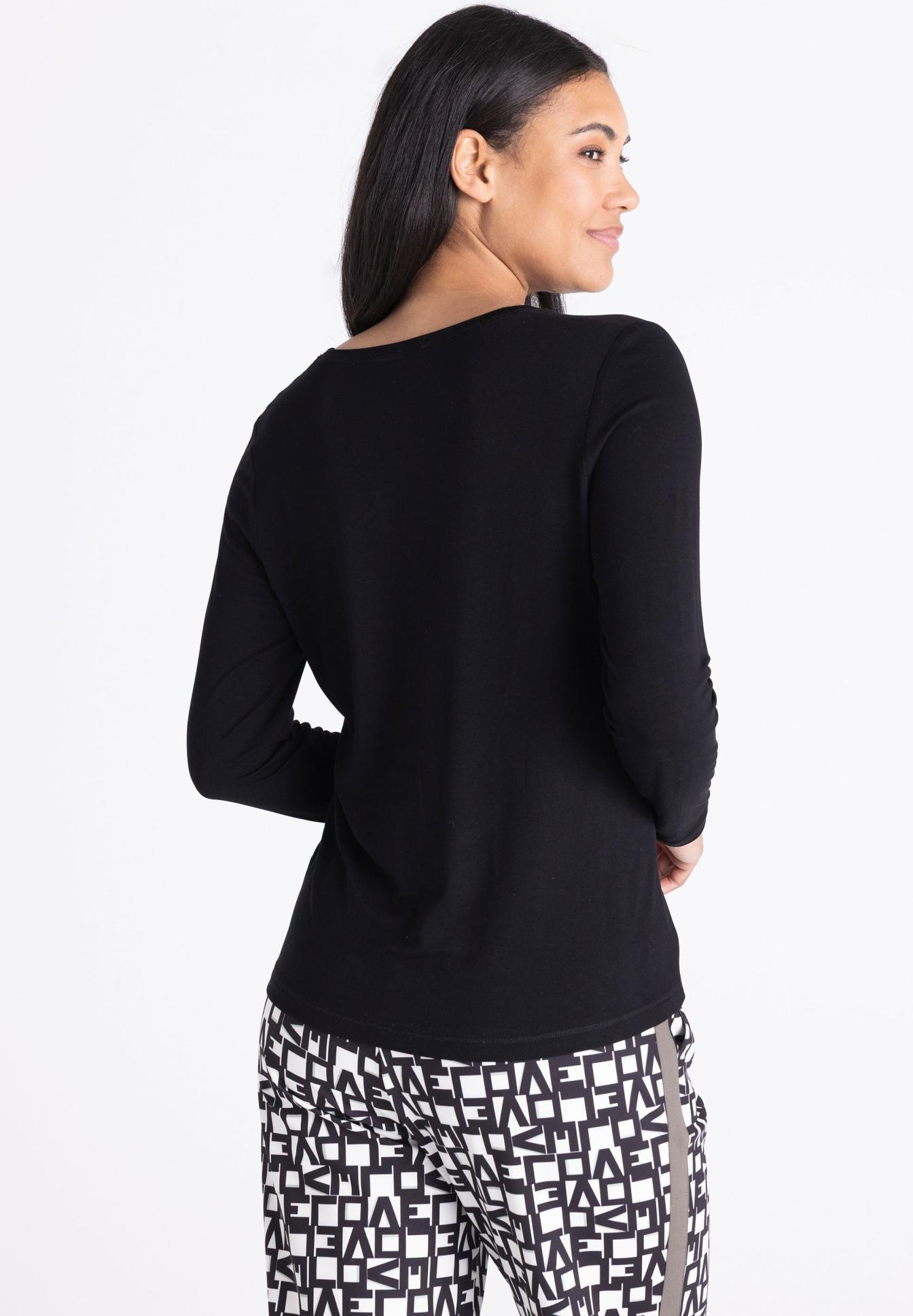 lang: de, top, rückansicht, schwarzes oberteil, gemustertes hosenmuster, schwarzes top, lange ärmel, rundhals, unifarben, rückenseite, langue_de_specific, no, black sweater, lange Ärmel, Rundhalsausschnitt, einfarbig, Rückansicht