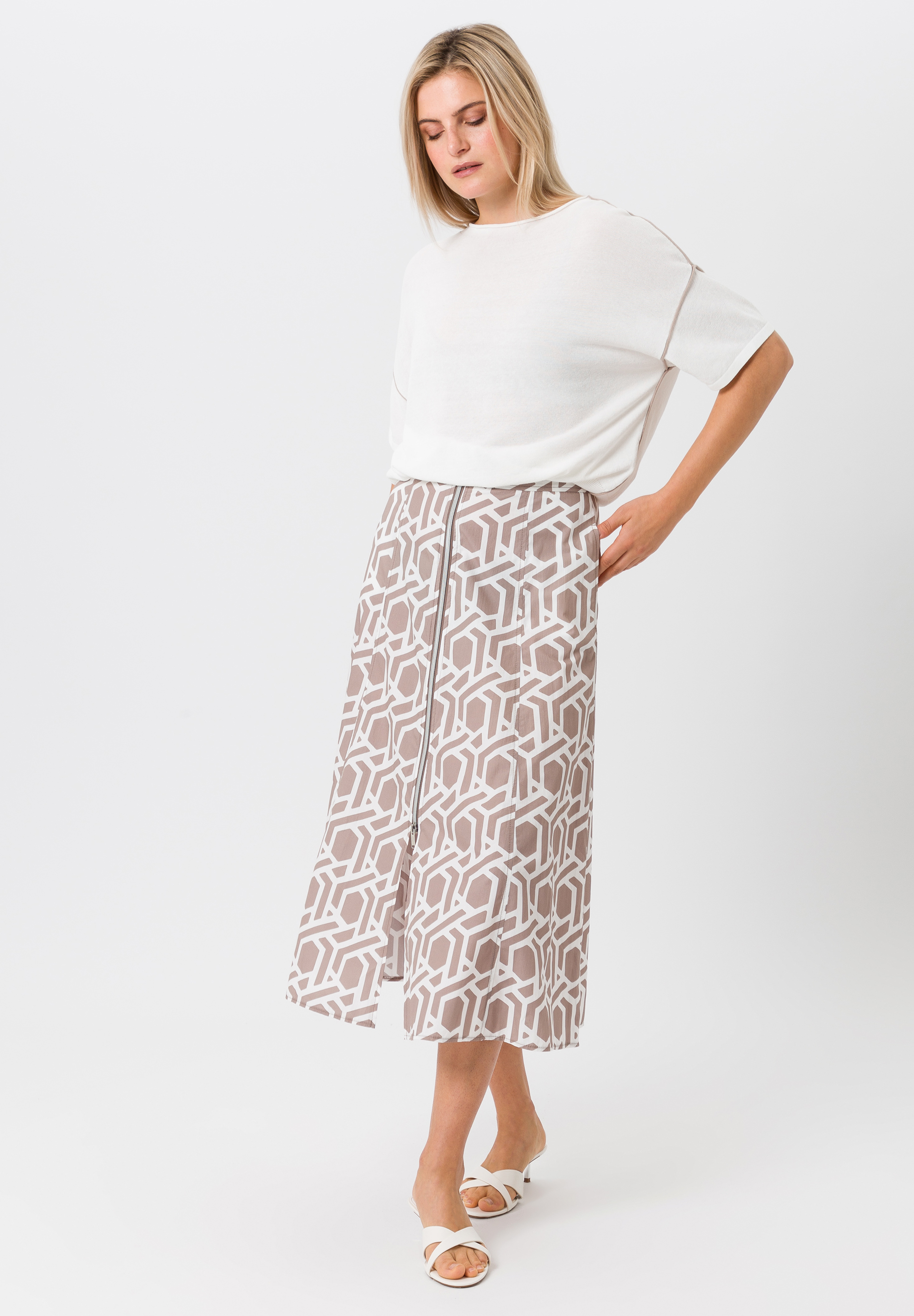 Strickpullover in zeitloser Eleganz Strickpullover in zeitloser Eleganz - Produktbild 2