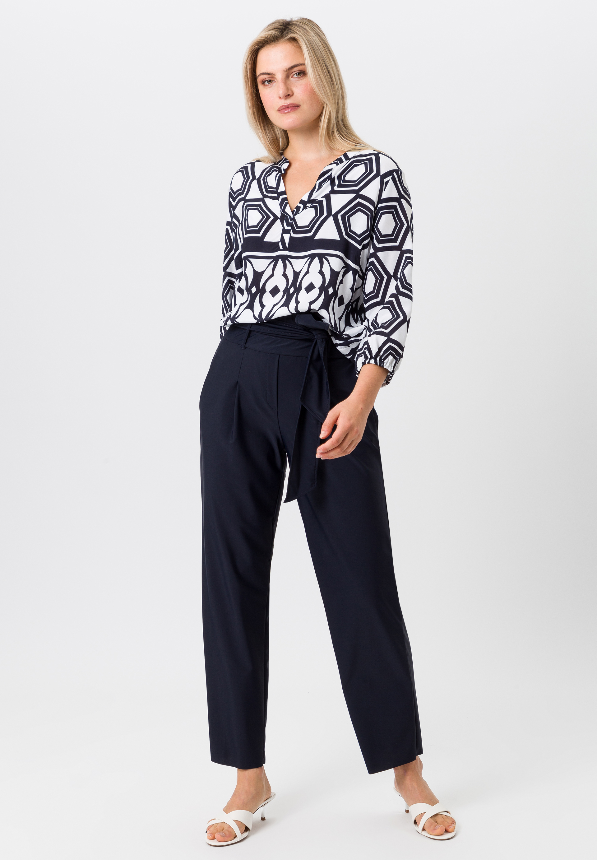 Bluse mit grafischem Muster - Produktbild 2