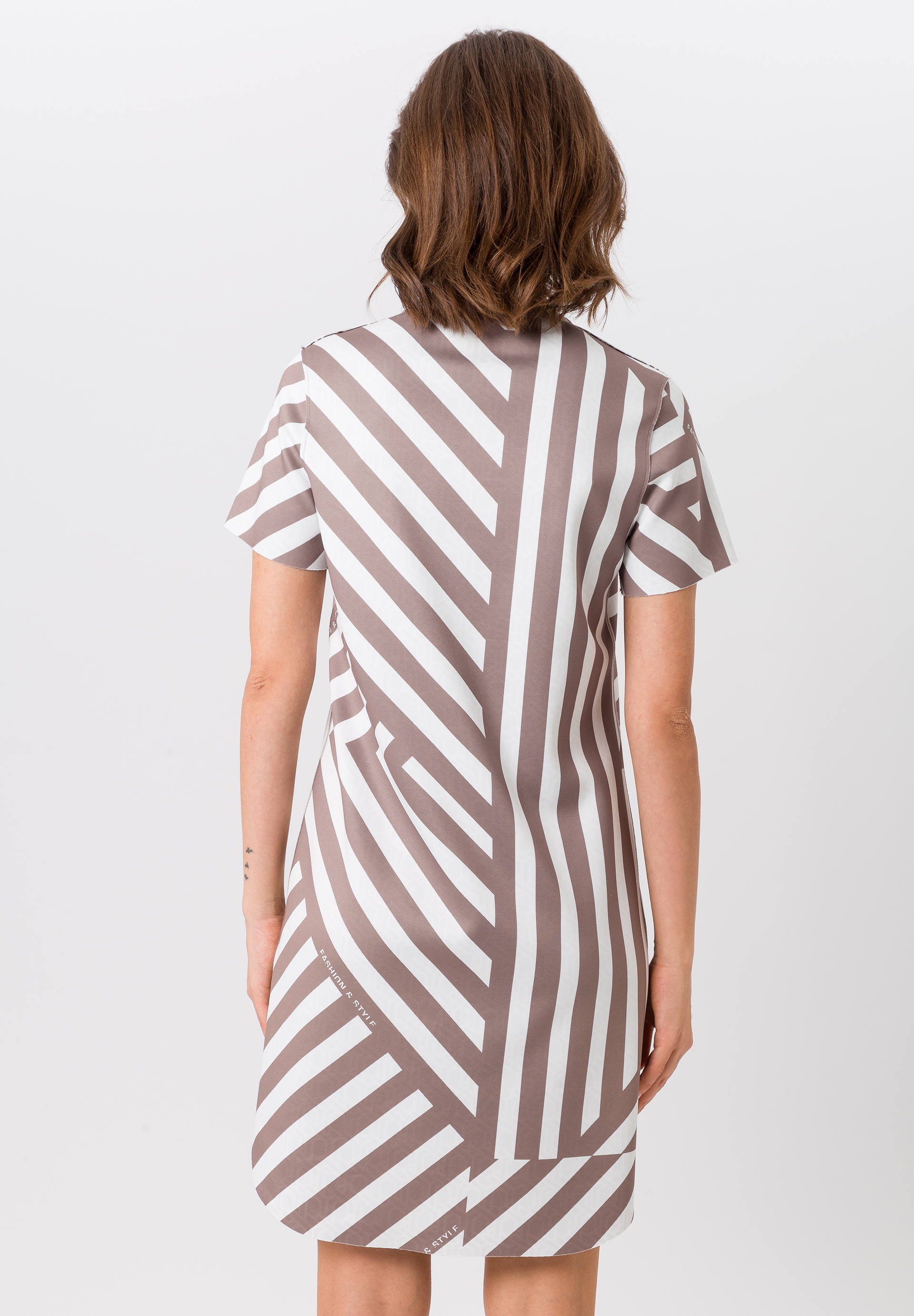 Wendekleid mit modernem Print - Bild 3