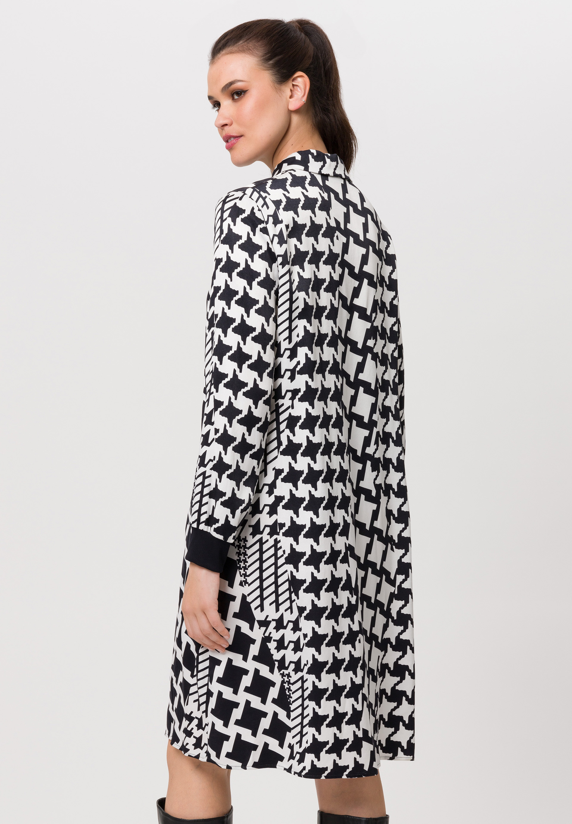 Dress with allover pattern - Bild 2