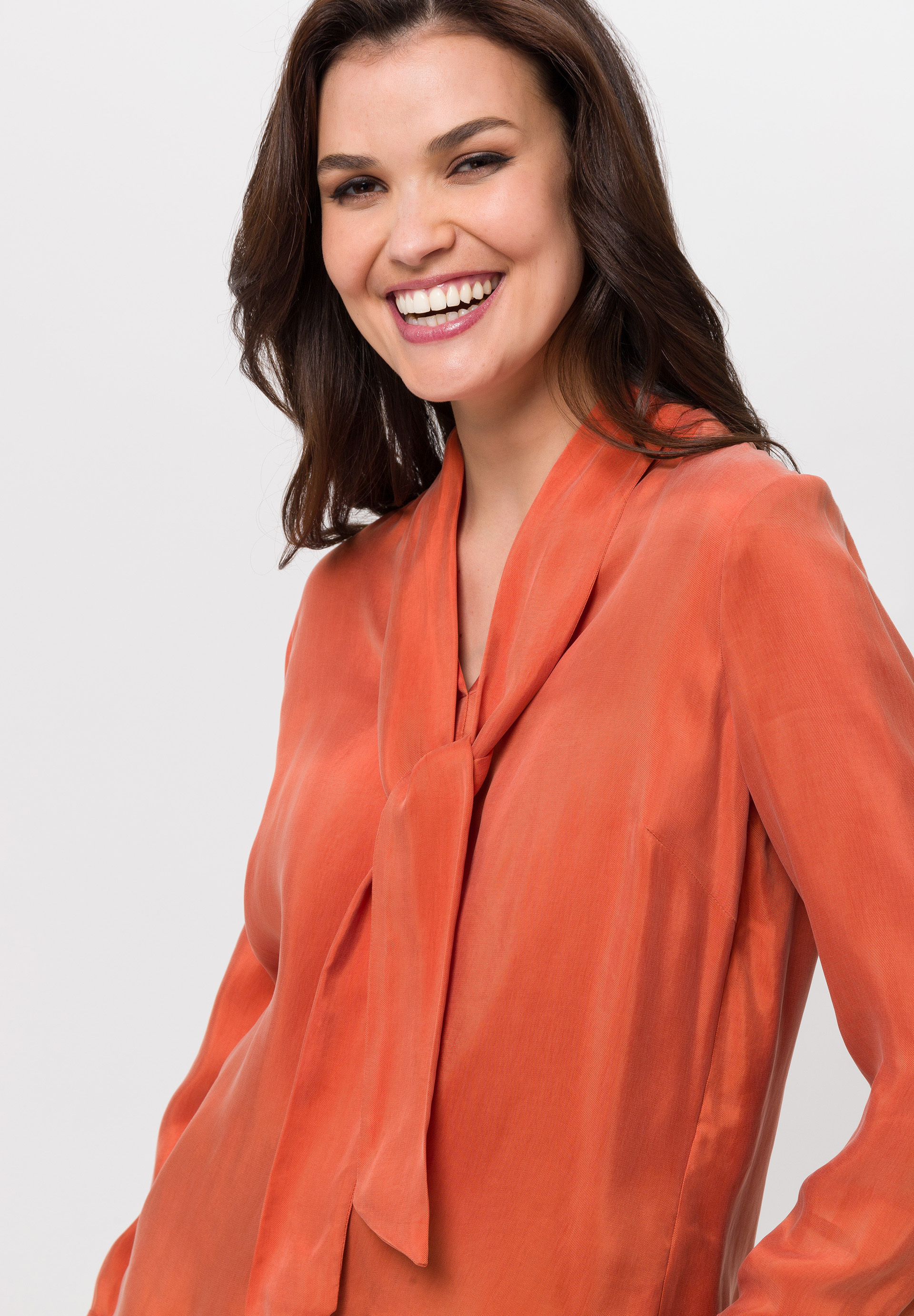 Bluse mit Schluppe - Bild 4 Bluse mit Schluppe - Bild 4