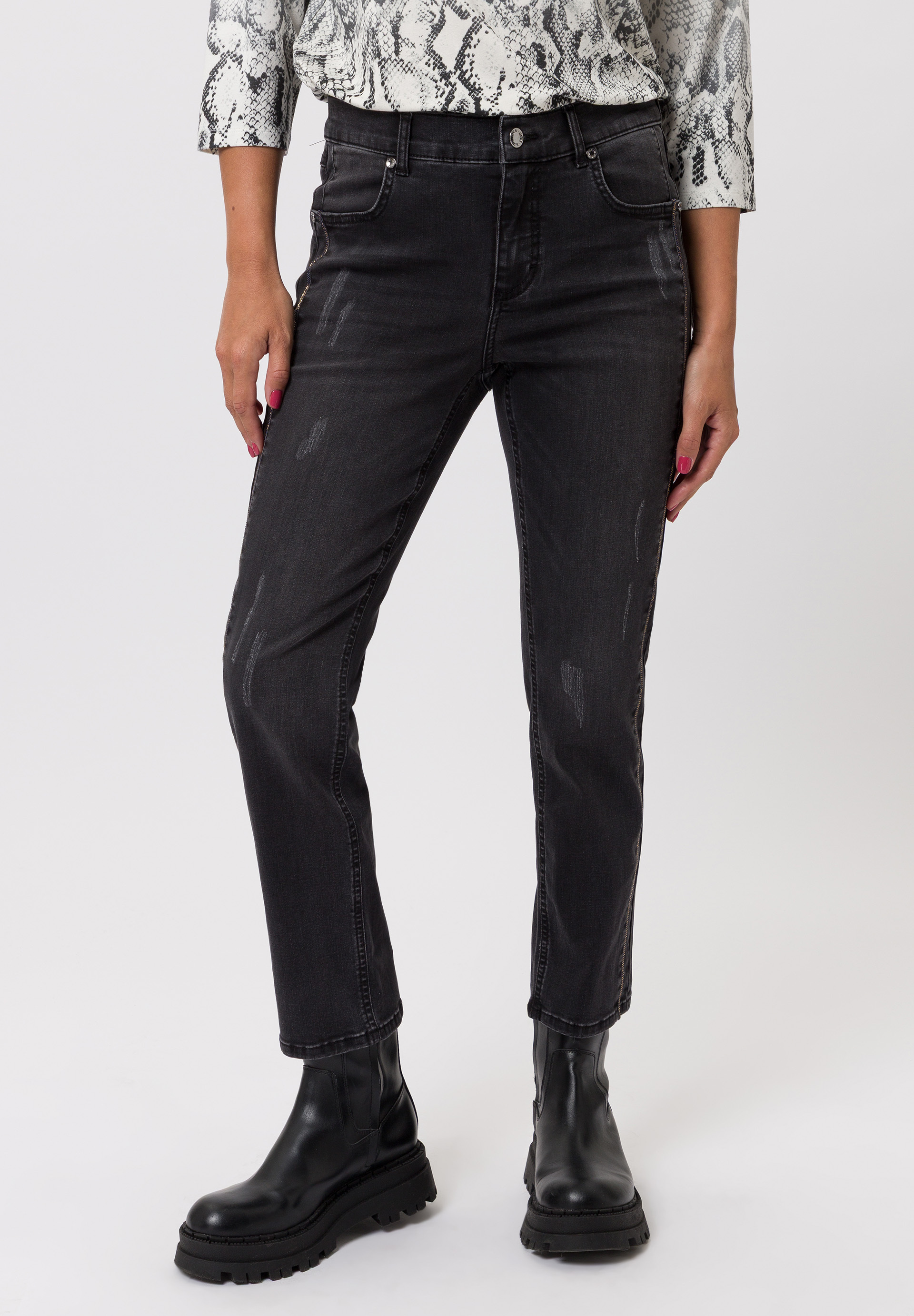 Jeans With used effects - Product Image 1