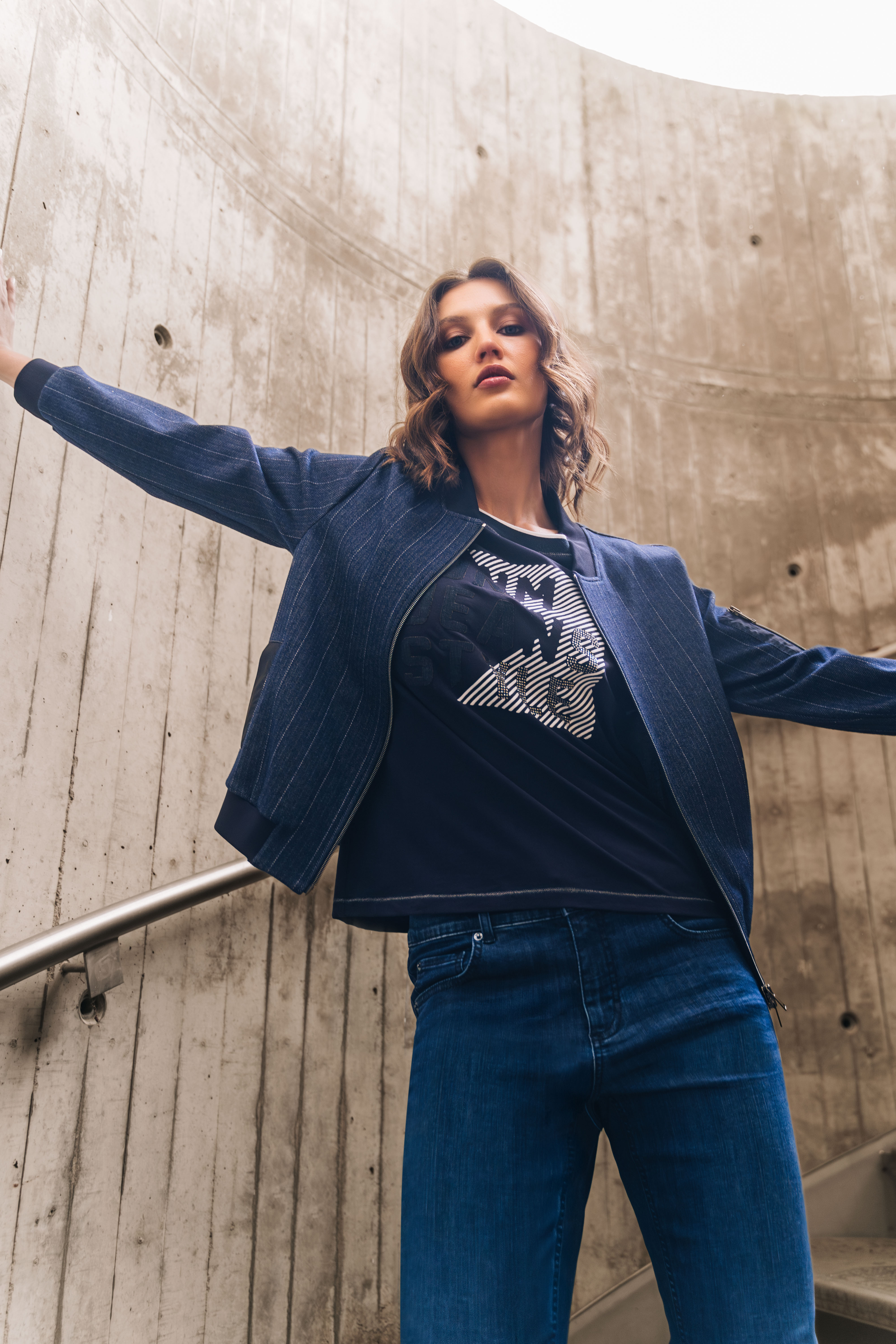 Hosen, Jeanshose, Person, Lächeln, Jacke