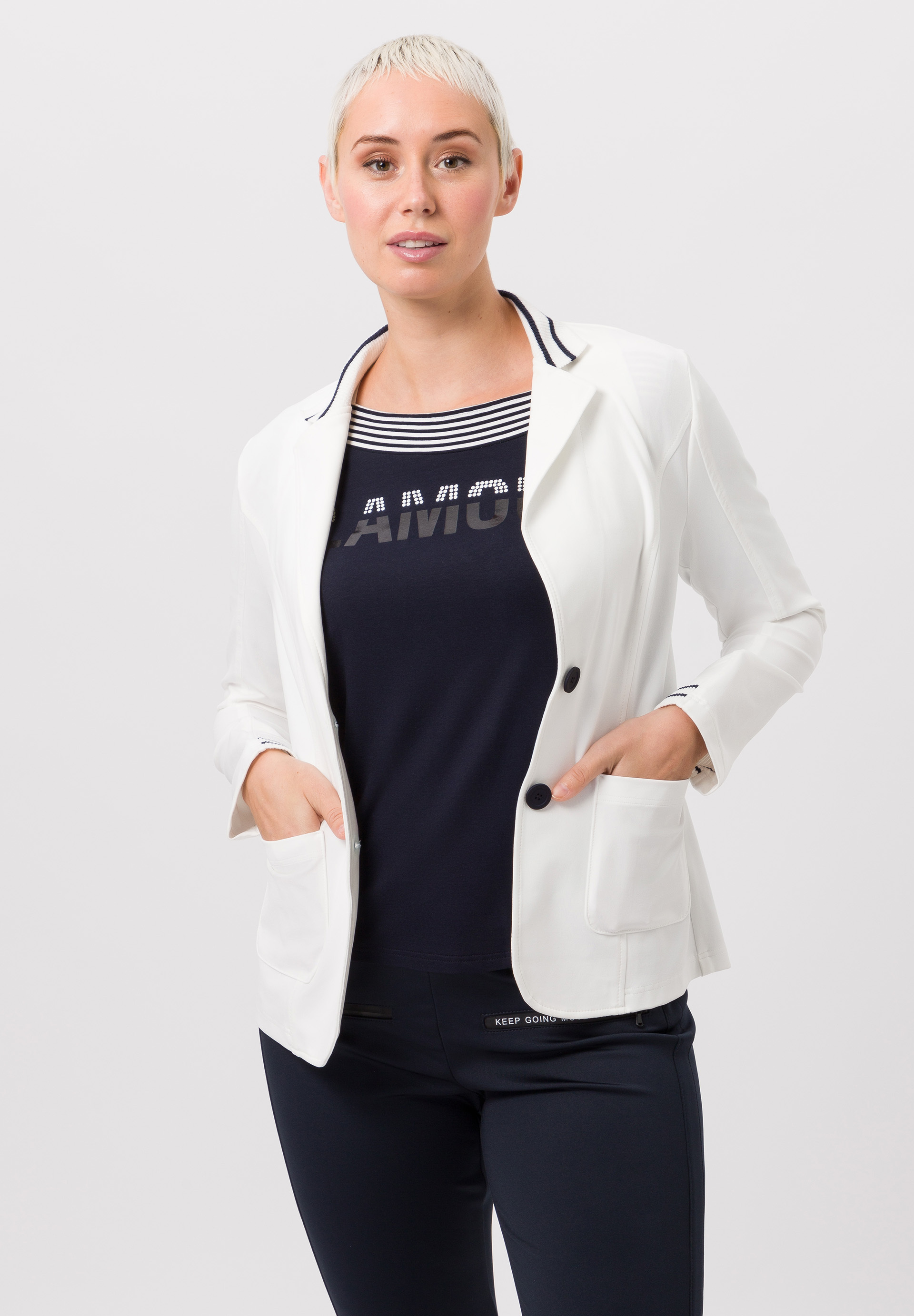 Leichtjacke mit kontrastfarbenen Knöpfen - Produktbild 1
