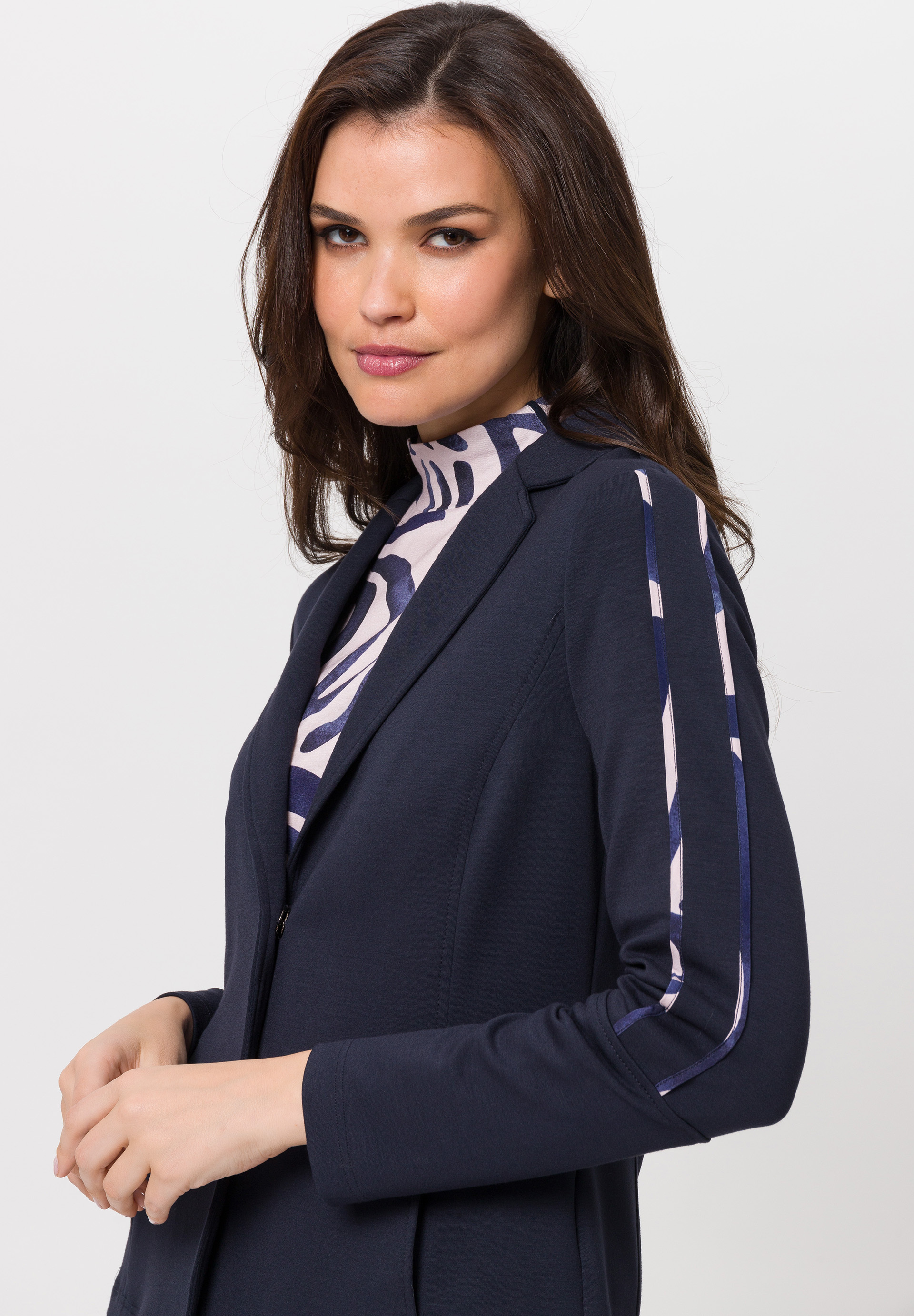 Blazer mit gemusterten Paspeln - Bild 4