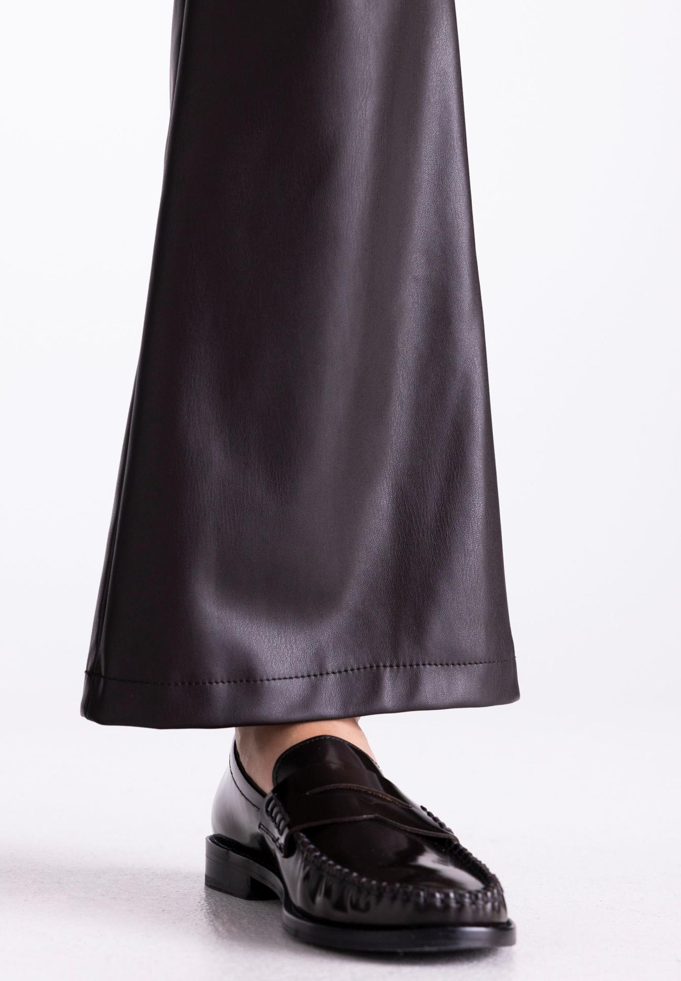 leder, robe, lange, schuh, mokka, Lederhose, Leder, Schuh, Loafer, Velours/Glanzleder, leder, lange hose, mokka farbe, loafers, glattleder, leder, mantel, länge, schwarz, schuh, slip-on, leder, langes kleid, schuhe loafer, dunkelbraun, glänzend