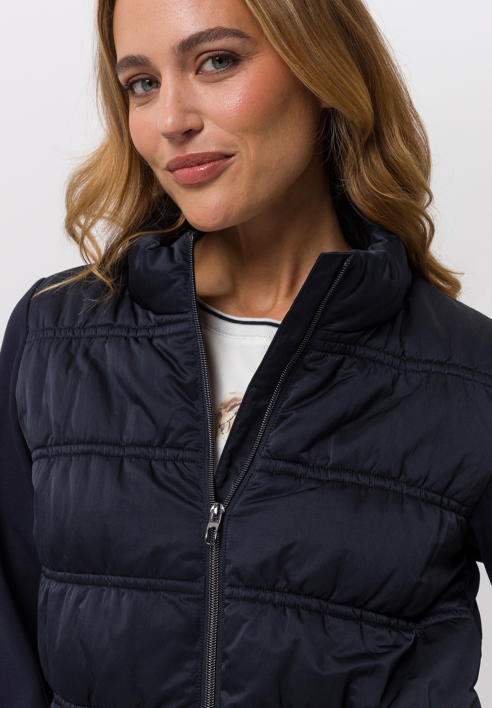 Jacke mit Kontrastärmeln - Bild 4