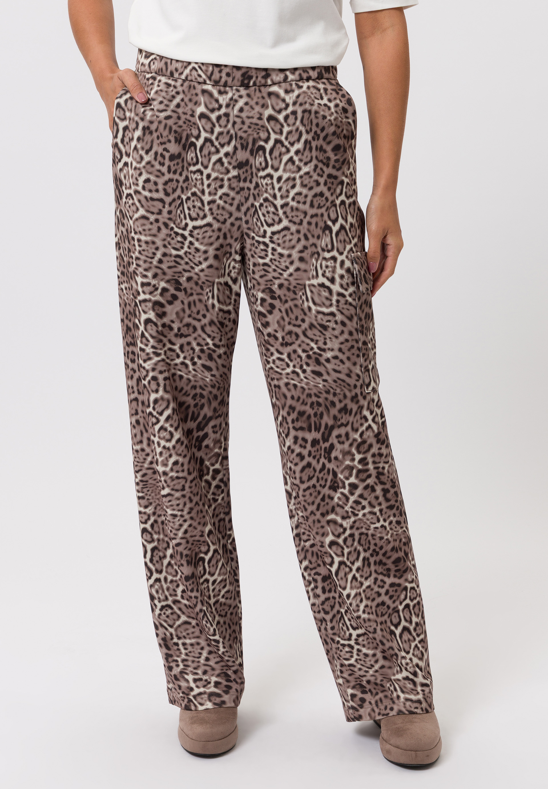 Trousers In a trendy cargo look - Bild 1 Bekleidung, Hosen, Person, Bekleidung, Hosen, Person, Bekleidung, Hosen, Person
