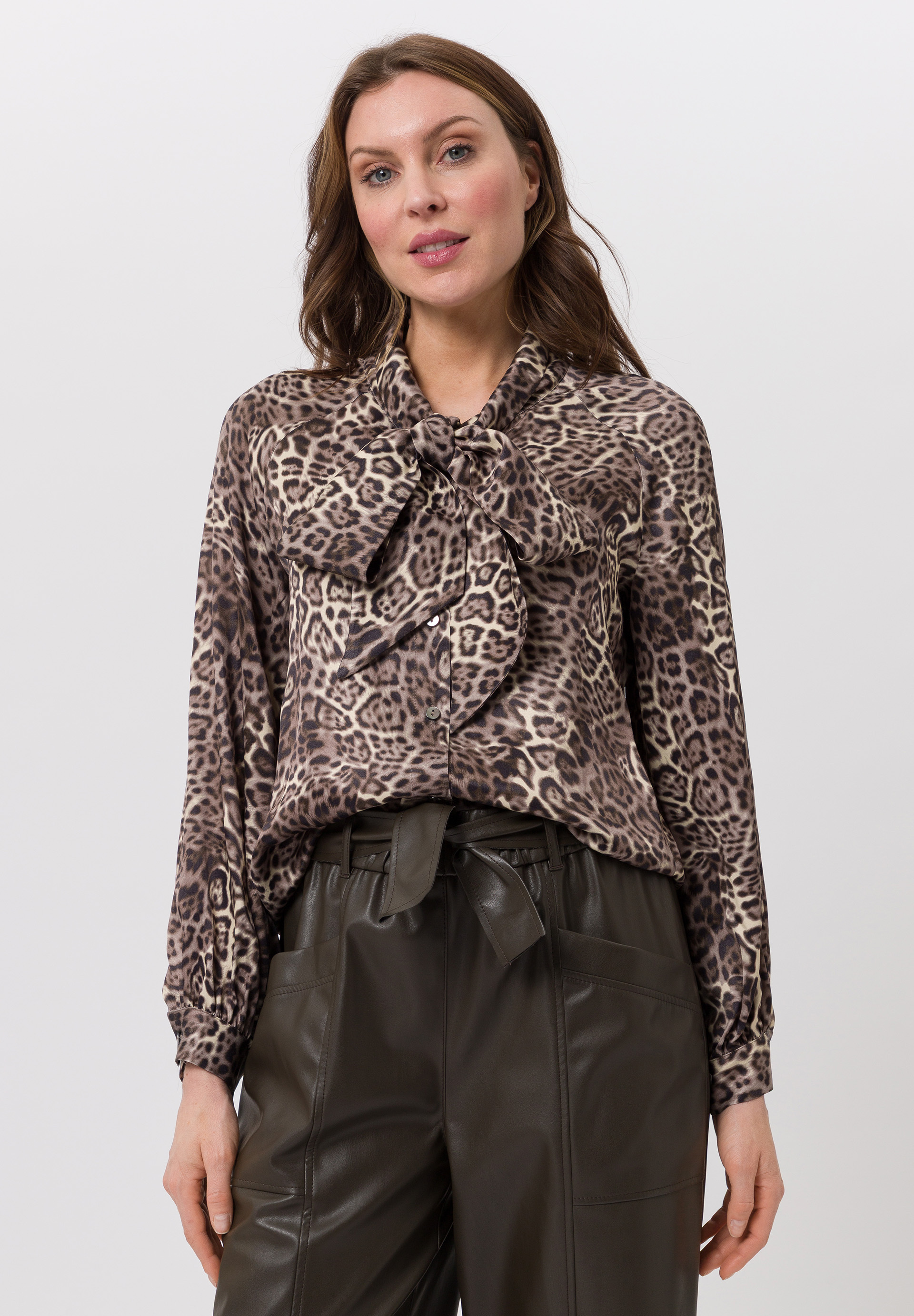 Blouse With tie collar - Product Image 1