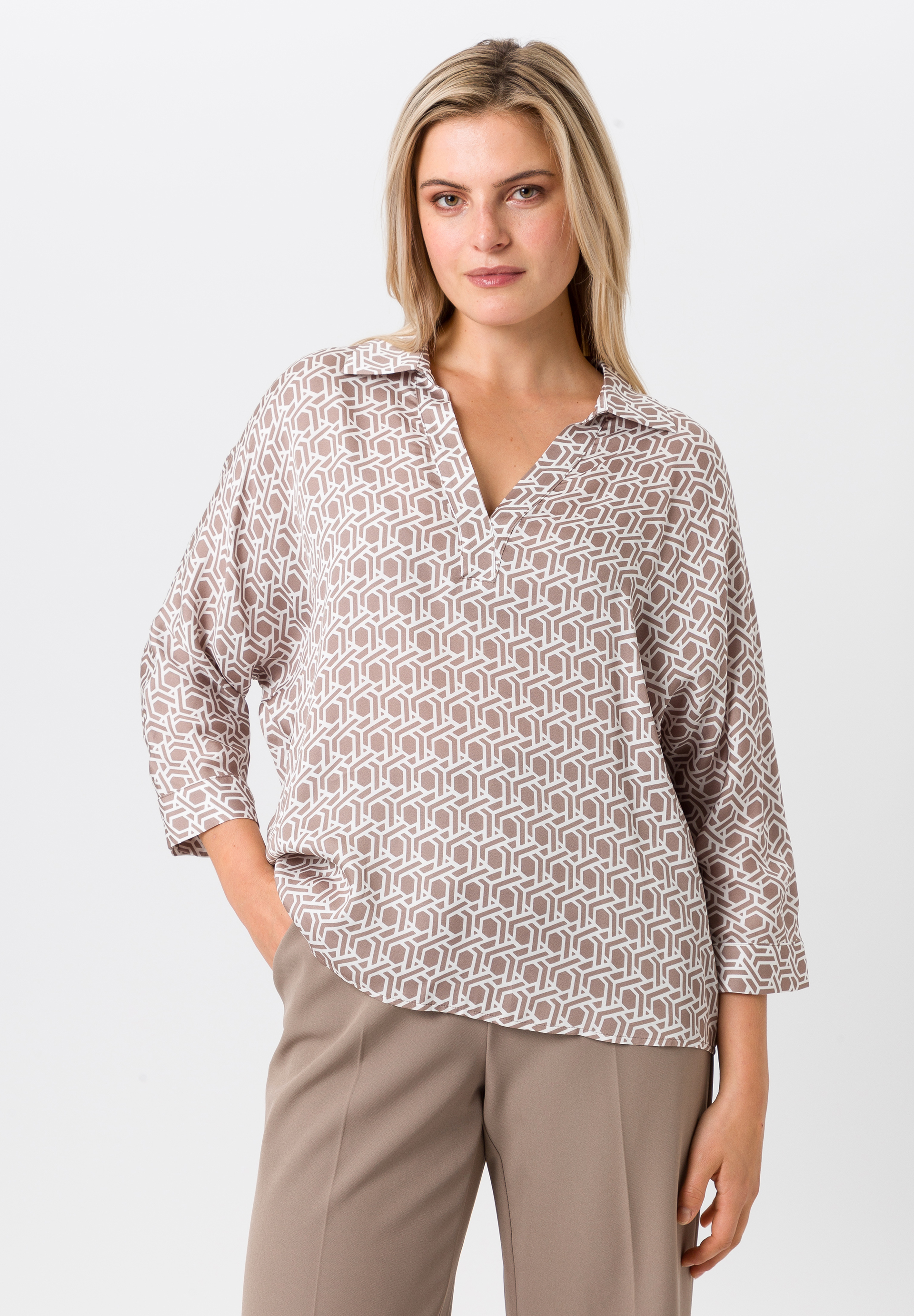 Long sleeve blouse with graphic pattern - Bild 1 Long sleeve blouse with graphic pattern - Bild 1