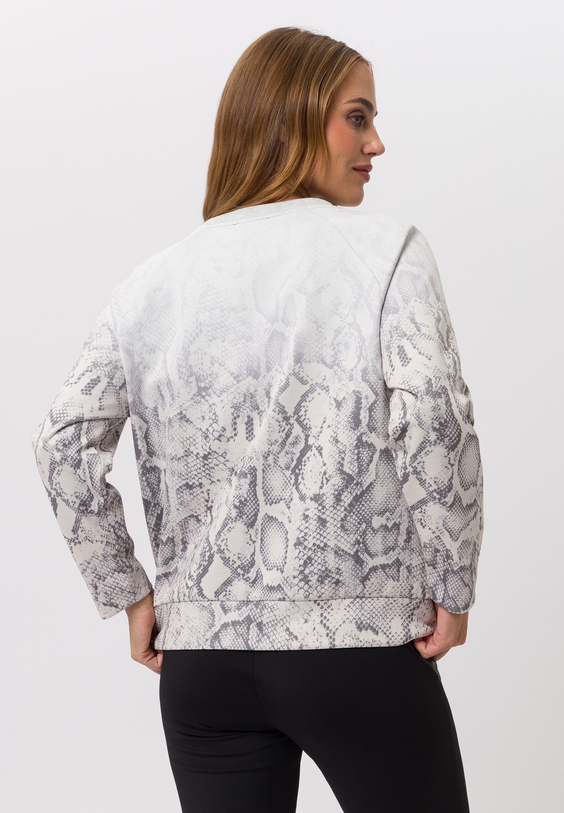 Sweatshirt mit Glanz-Schriftzug - Bild 2 Langarm, Bluse, Erwachsener, Person, Frau, Langarm, Bluse, Erwachsener, Person, Frau, Langarm, Bluse, Erwachsener, Person, Frau, Langarm, Bluse, Erwachsener, Person, Frau, Langarm, Bluse, Erwachsener, Person, Frau