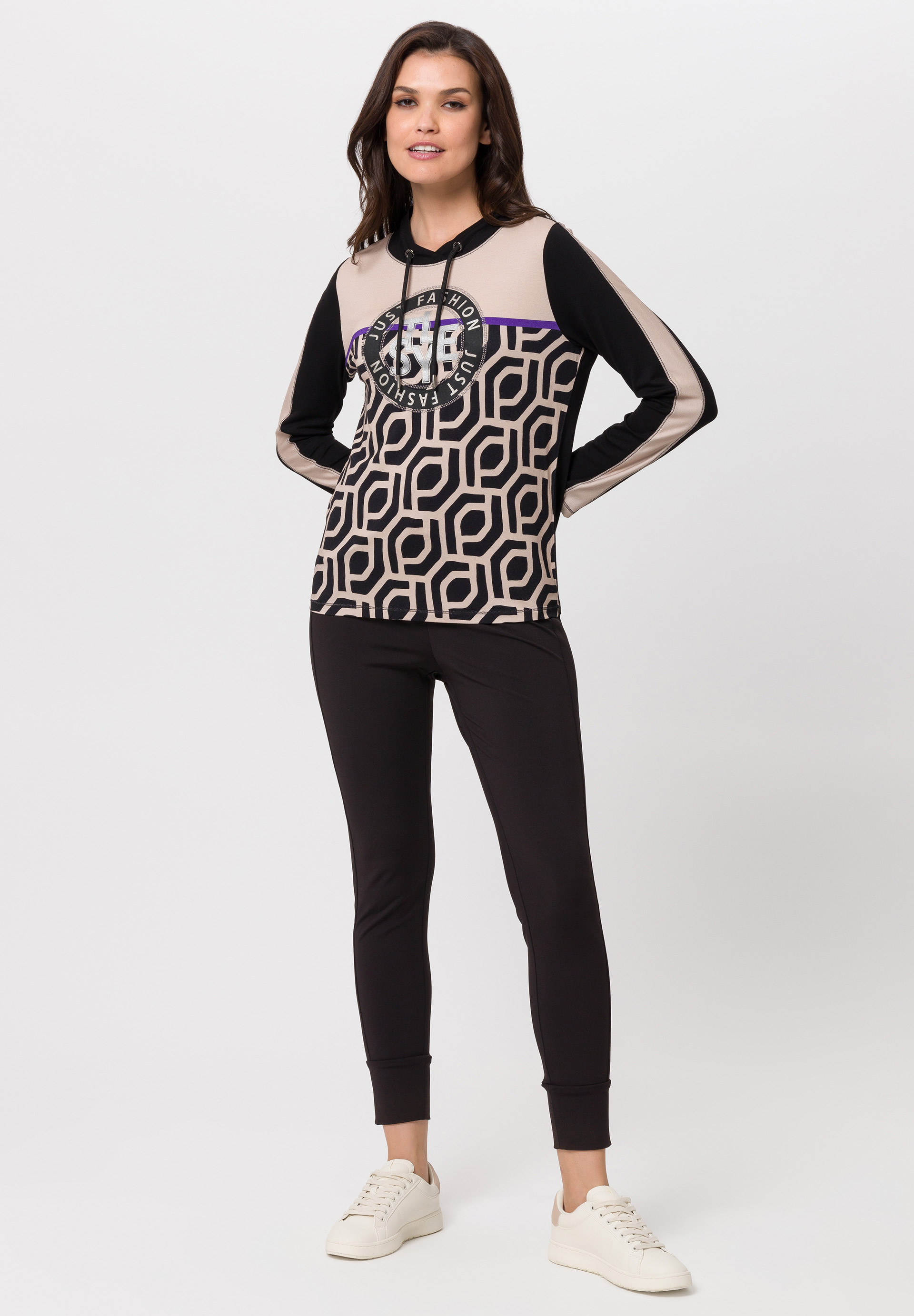 Long sleeve shirt with front print and contrasting stripes - Product Image 2