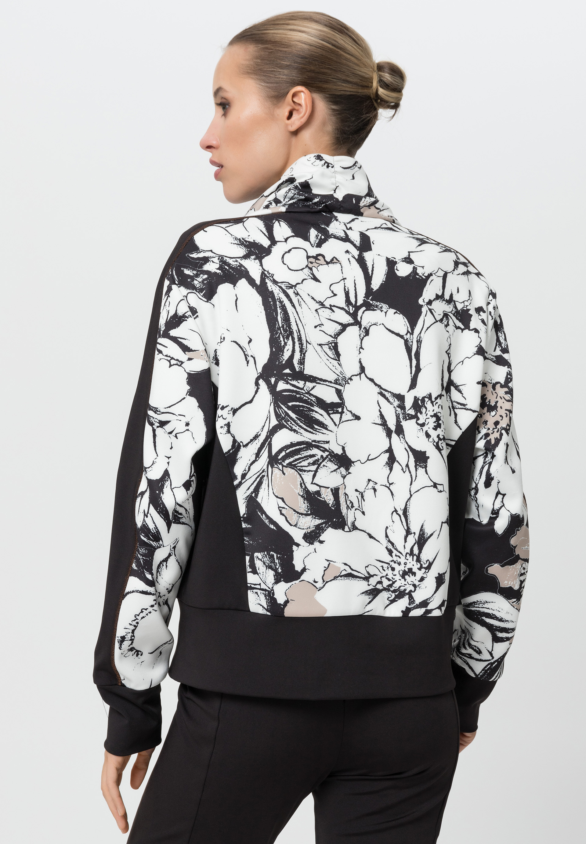 Jacket with modern all-over print - Bild 2