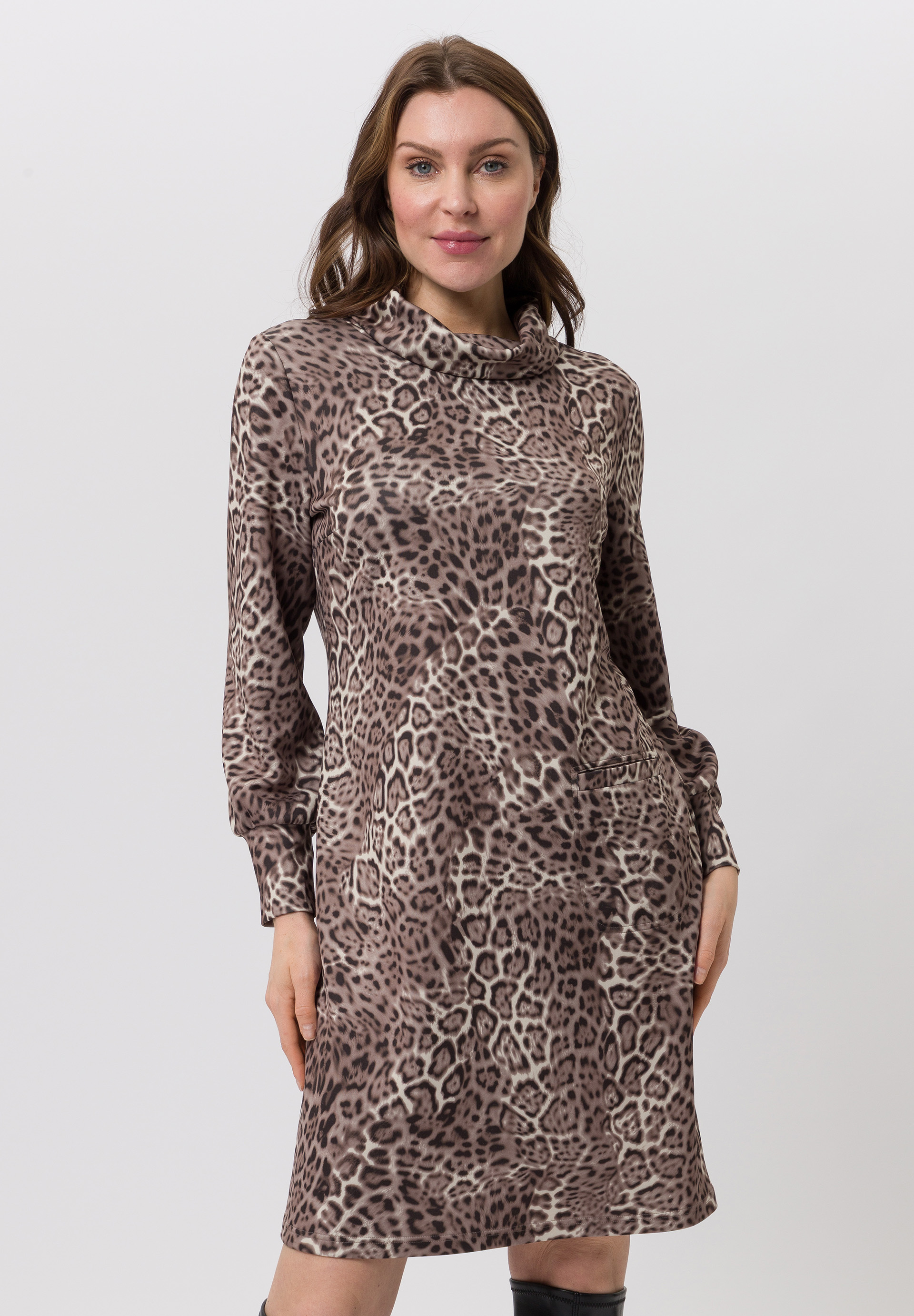 Dress In striking print Dress In striking print - Product Image 1