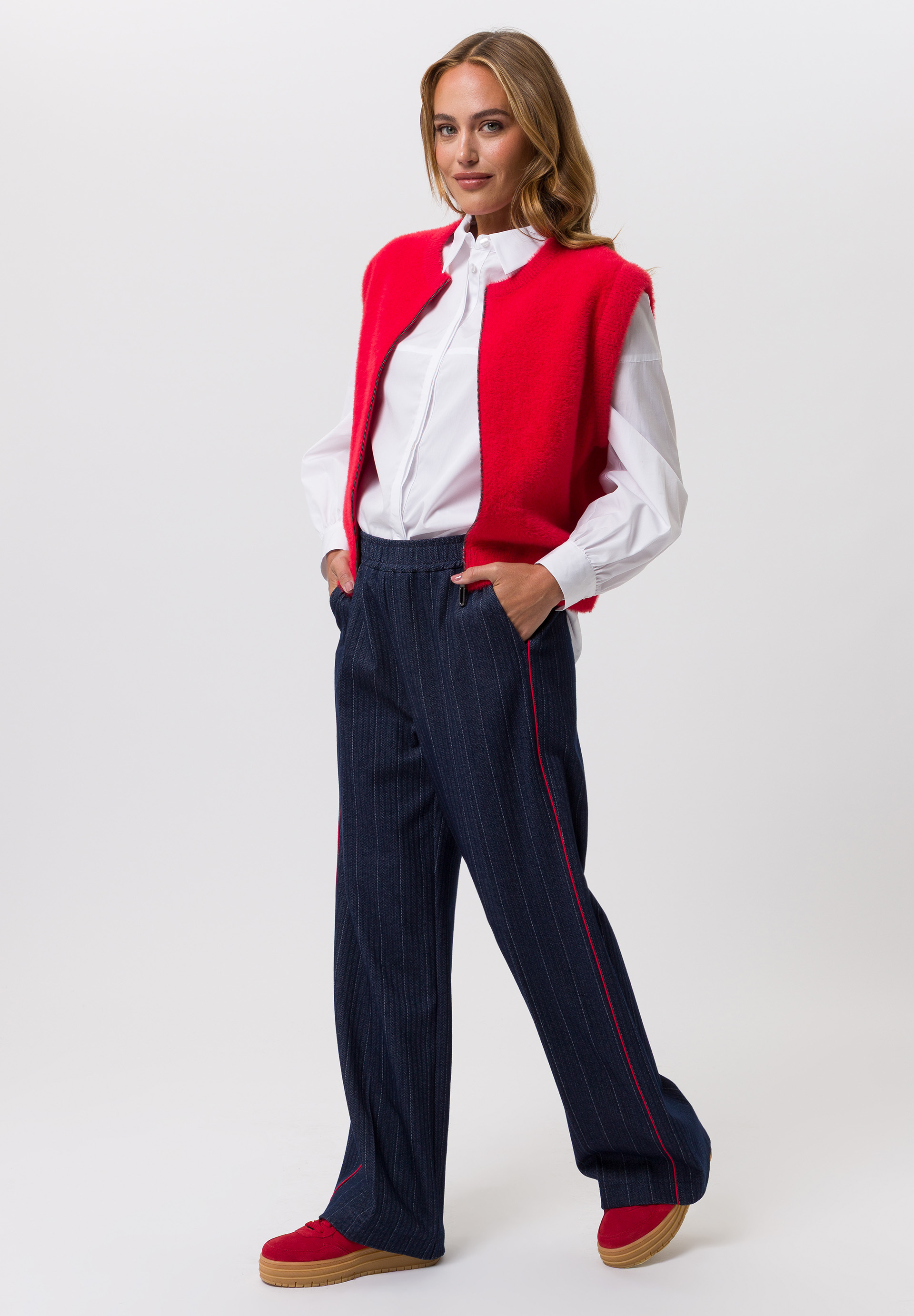 Knitted waistcoat With front zip - Product Image 2
