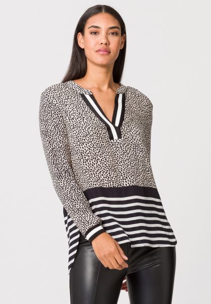 Bluse im spannenden Mustermix