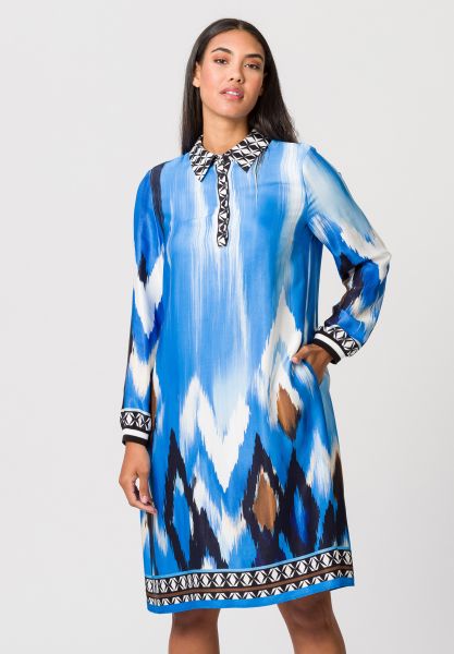 Kleid mit Alloverprint und Streifenbündchen