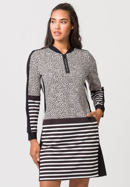 Kleid im Mustermix mit Tupfen und Streifen