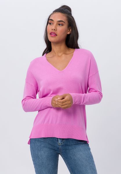 Strickpullover mit tiefem V-Ausschnitt