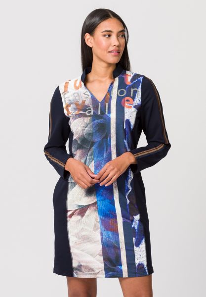 Kleid mit Frontprint und Kontraststreifen