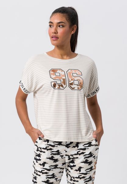 Shirt mit großem, glänzendem Ziffernmotiv