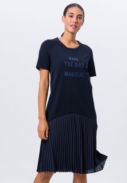 Kleid mit Plisseerock