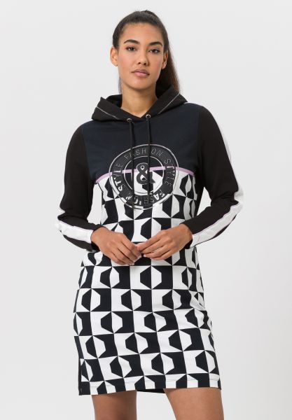 Kleid mit Kapuze