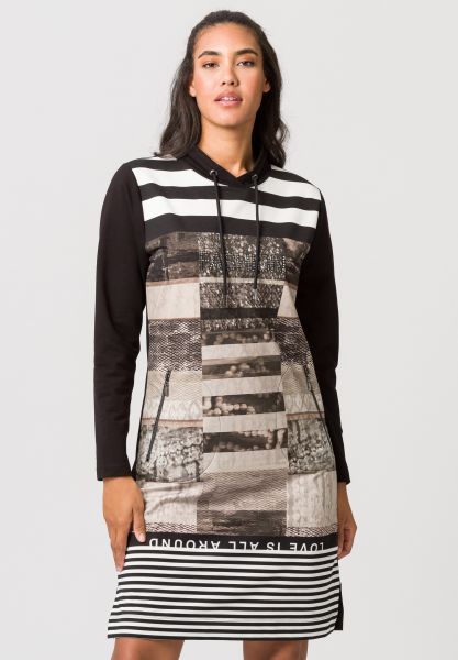 Kleid mit Mustermix-Frontprint und Nieten